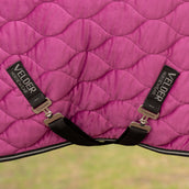 Velder Horsewear Premium Couverture de Concours Satin Glow Dutch Raspberry Velder Horsewear Premium Couverture de Concours Satin Glow Dutch Raspberry