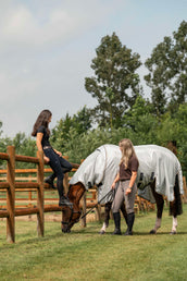 Velder Horsewear Premium Couverture Anti-Mouches Pearl Grey Velder Horsewear Premium Couverture Anti-Mouches Pearl Grey