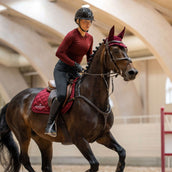 Equestrian Stockholm Tapis de Selle Line de Saut Bordeaux Equestrian Stockholm Tapis de Selle Line de Saut Bordeaux