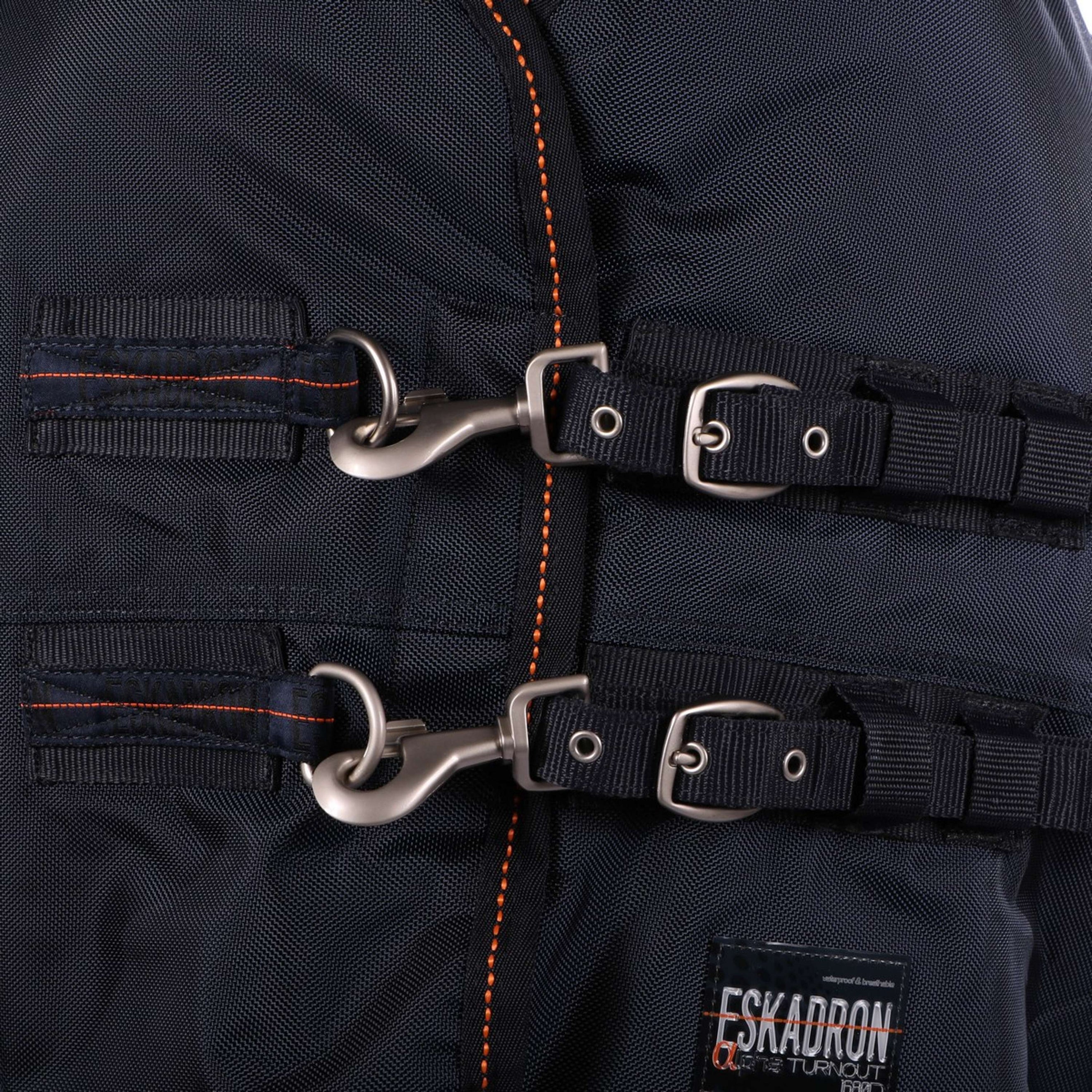 Eskadron Turnout Rug Alpha 1680D 200g Marin foncé Eskadron Turnout Rug Alpha 1680D 200g Marin foncé