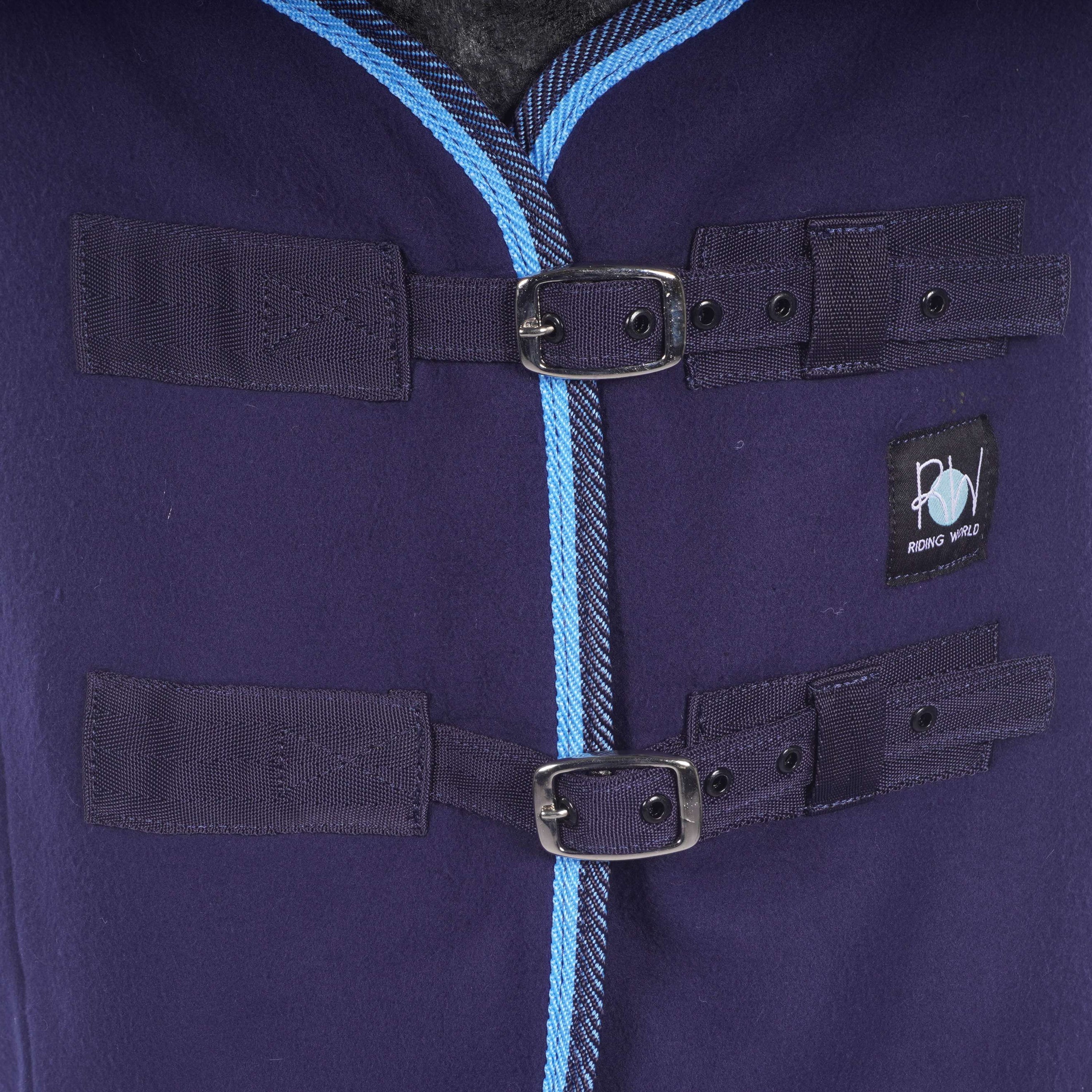 Riding World Couverture Polaire Polar Fleece avec Sursangles Croisées Riding World Couverture Polaire Polar Fleece avec Sursangles Croisées