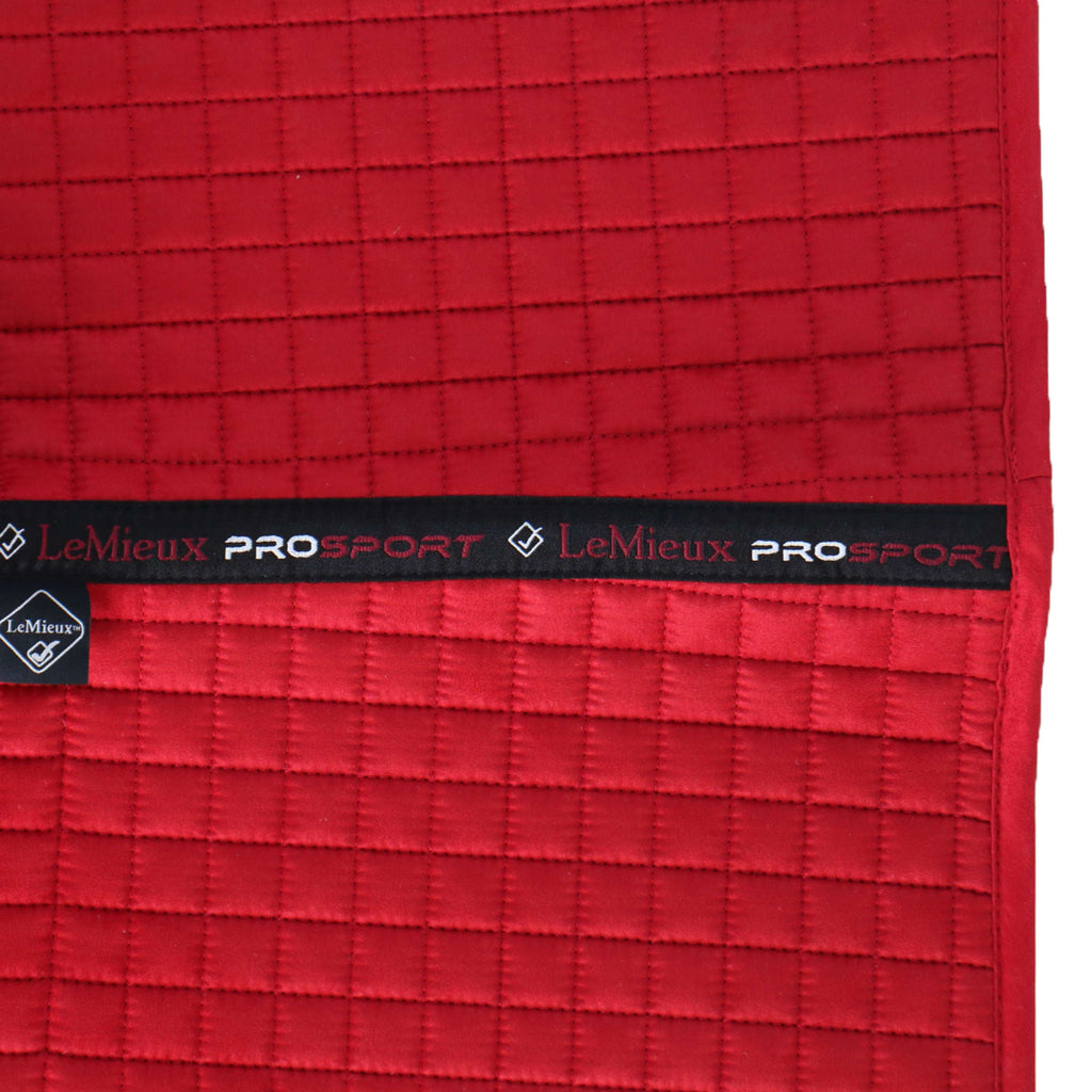 LeMieux Tapis de Selle Luxury Square Polyvalent Chilli Red