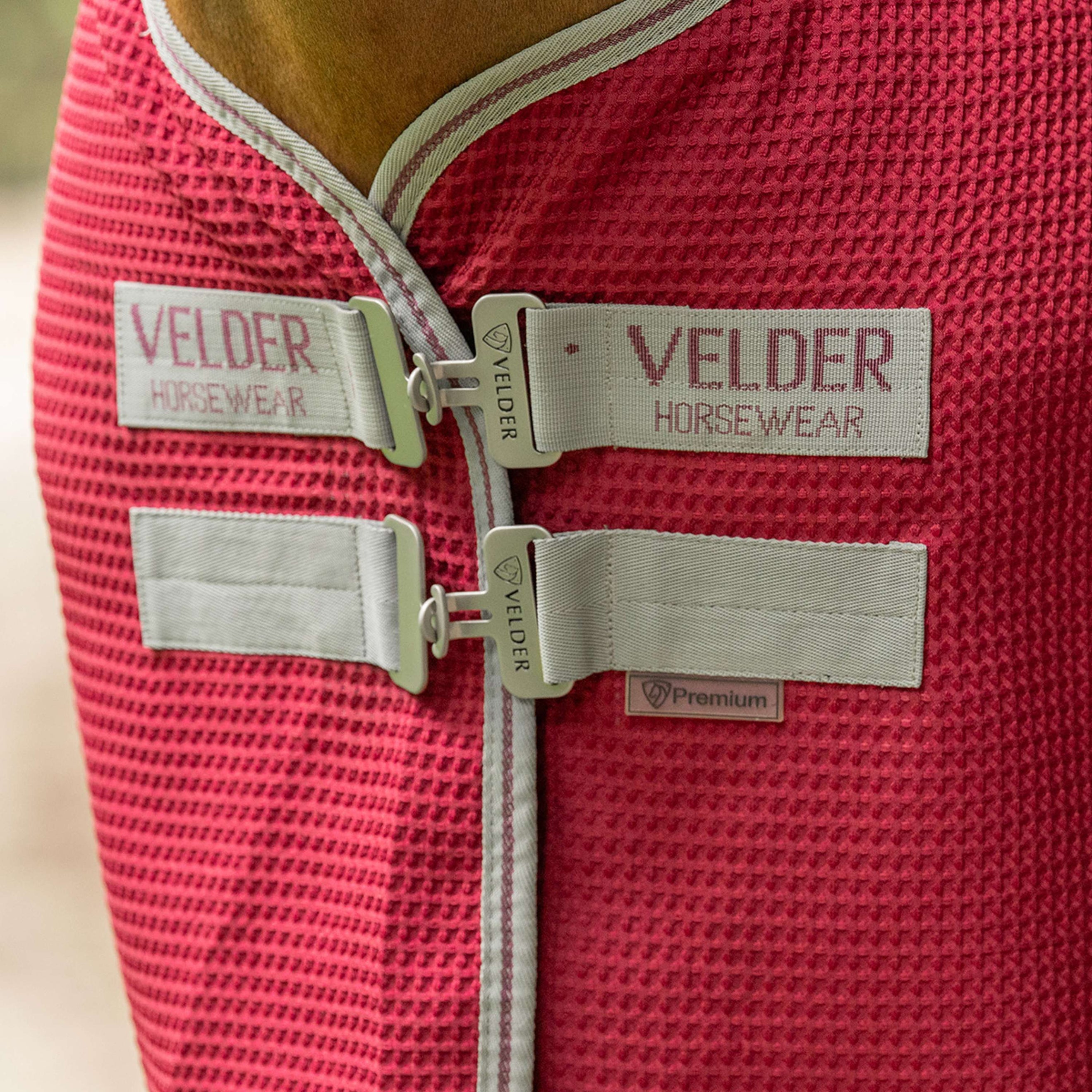 Velder Horsewear Premium Waffle Cooler Rug Mûre Rouge Velder Horsewear Premium Waffle Cooler Rug Mûre Rouge