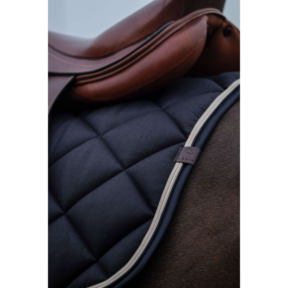 EQUITHÈME Tapis de Selle Classic de Saut Noir