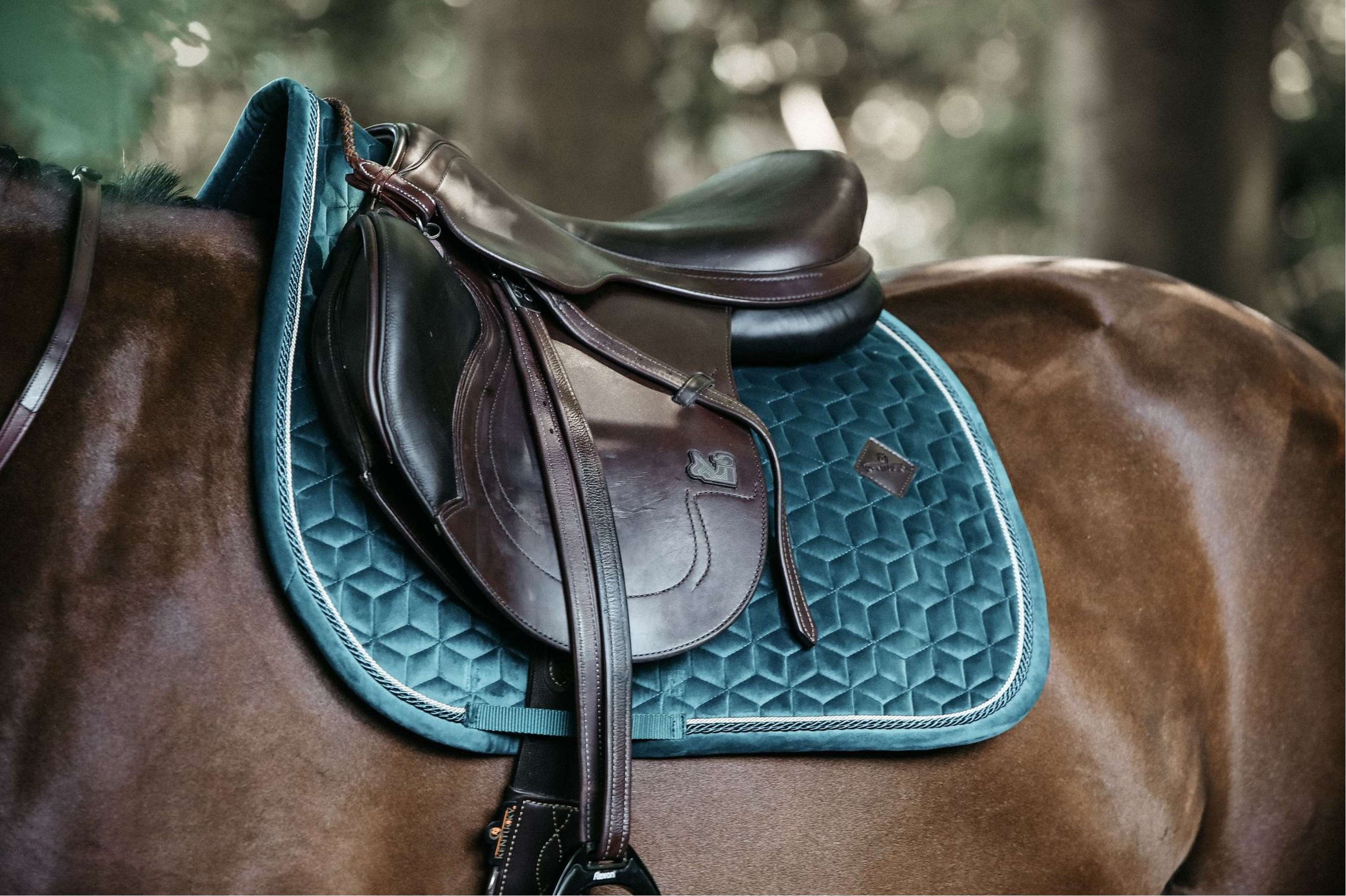 Kentucky Tapis de Selle Velvet de Saut Émeraude Kentucky Tapis de Selle Velvet de Saut Émeraude