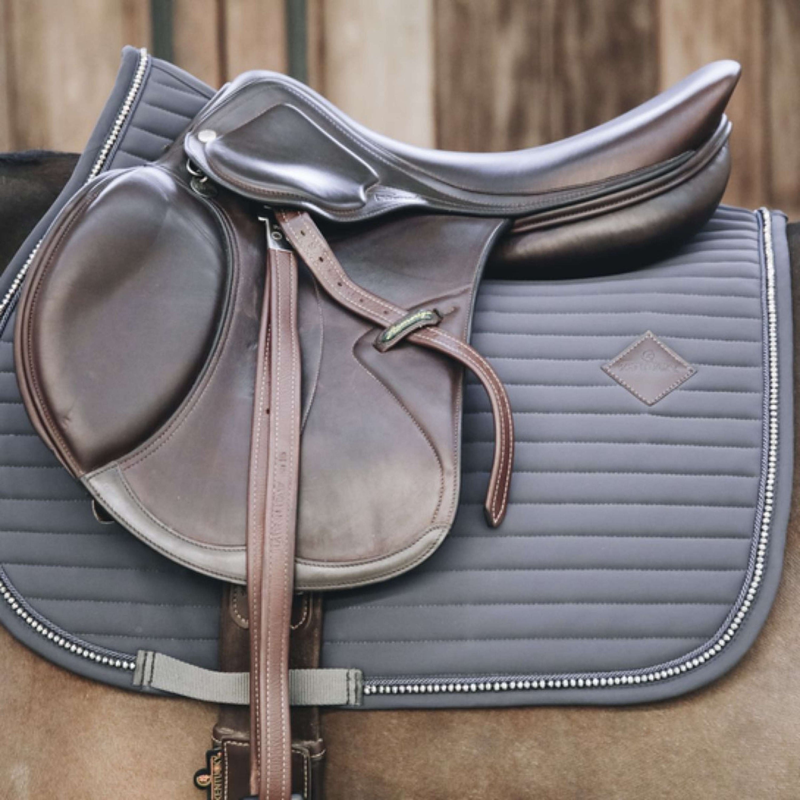 Kentucky Tapis de Selle De Saut Pearls Gris Kentucky Tapis de Selle De Saut Pearls Gris