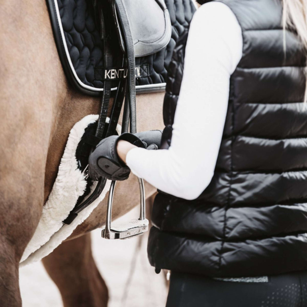Kentucky Sangle de Dressage Sheepskin Short