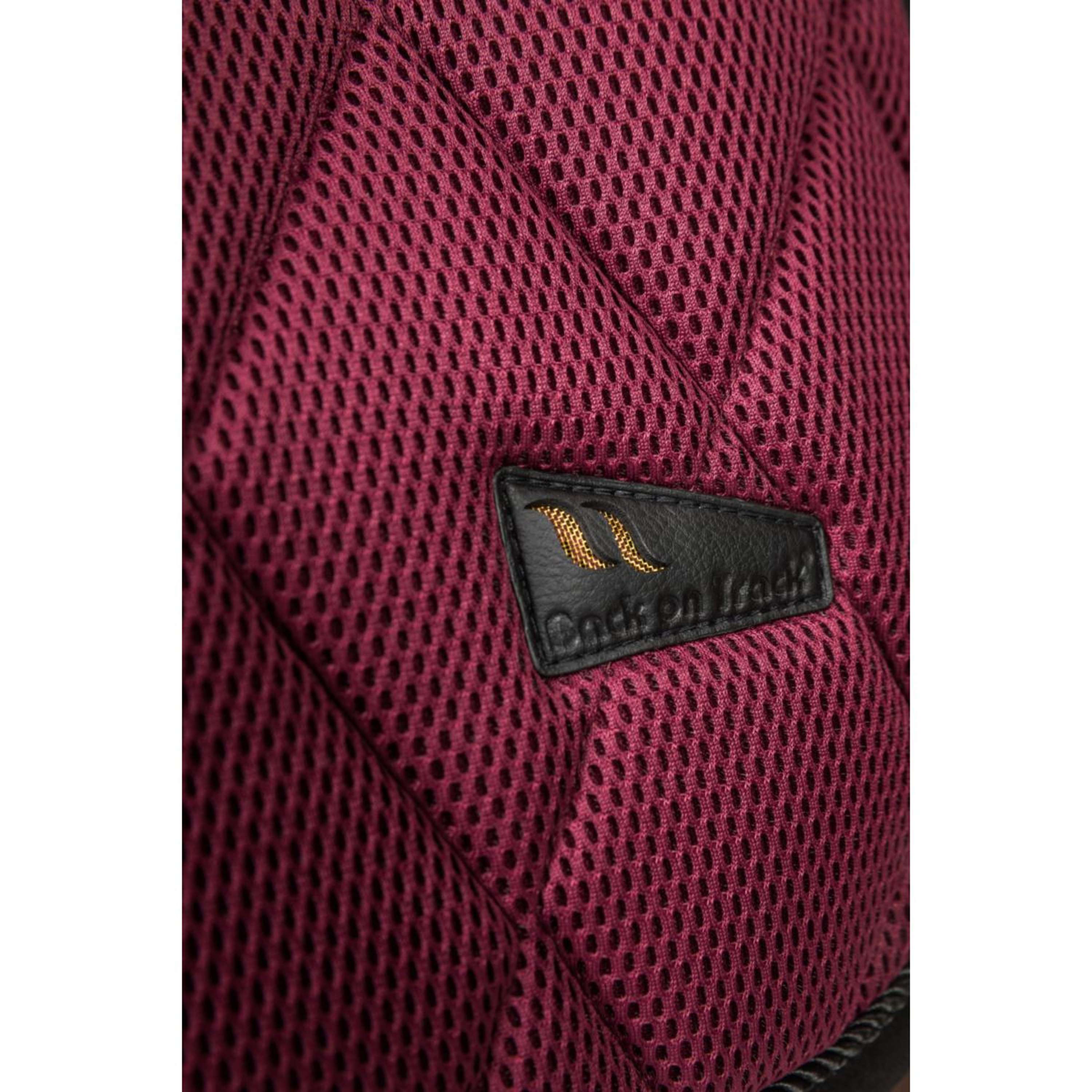 Back on Track Tapis de Selle AirFlow Dressage Vin rouge