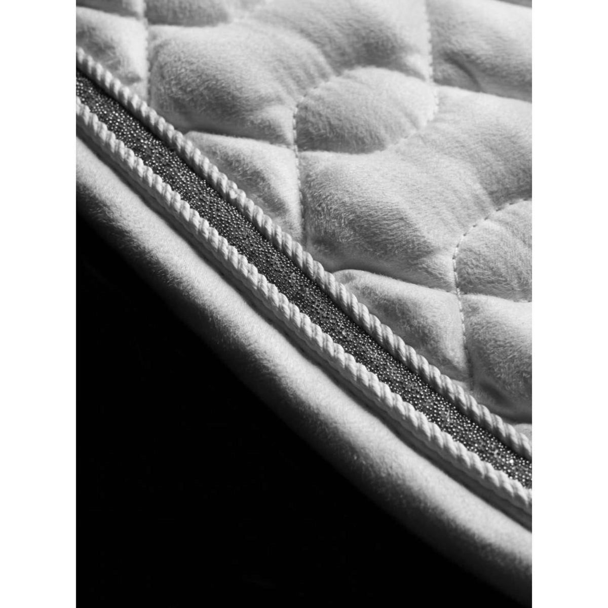 LeMieux Tapis de Selle Crystal Contact étroit en daim Blanc