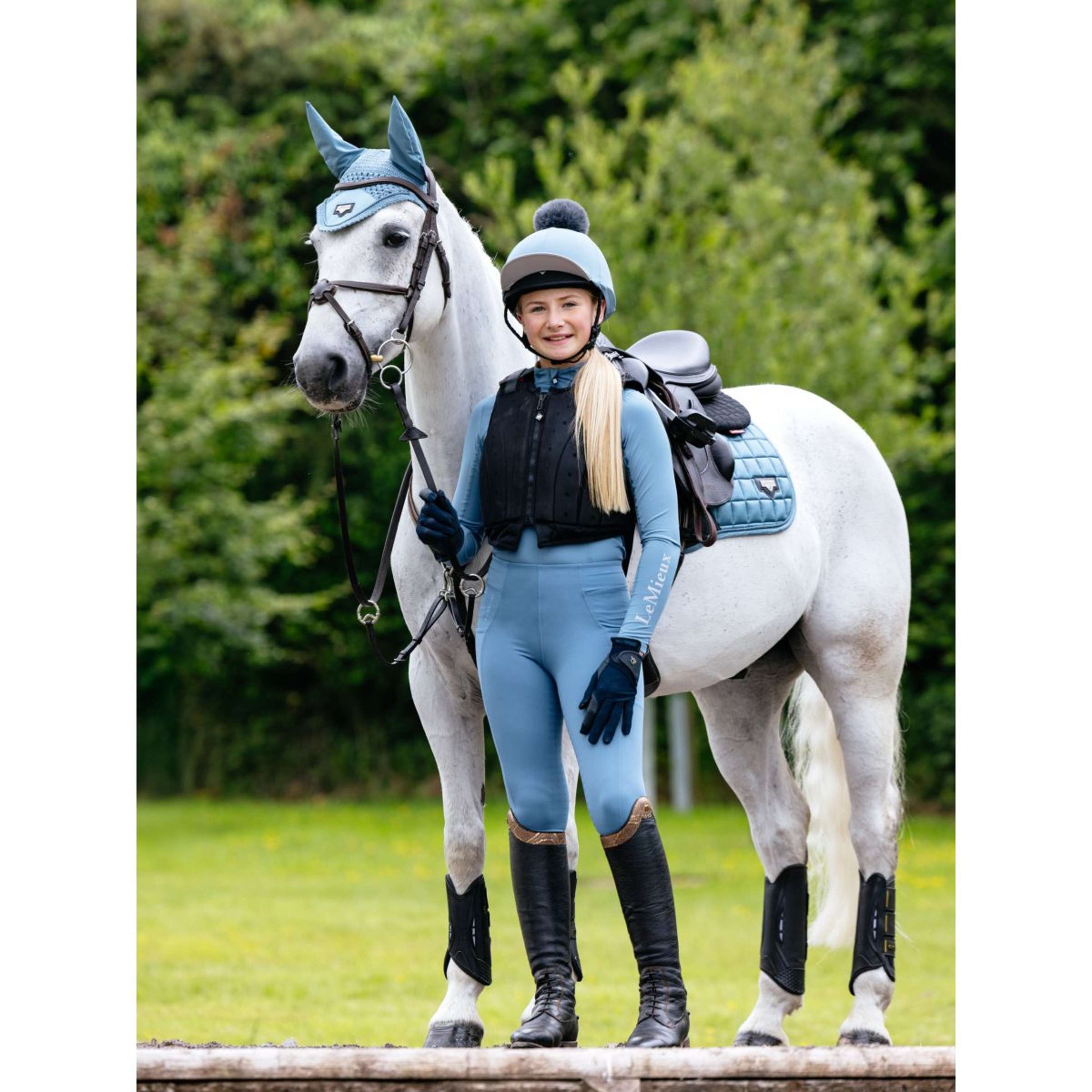LeMieux Tapis de Selle Loire Classic Square Close Contact Ice Blue LeMieux Tapis de Selle Loire Classic Square Close Contact Ice Blue