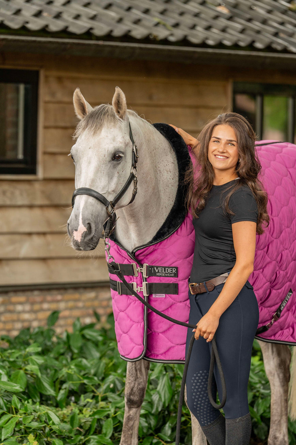 Velder Horsewear Premium Couverture de Concours Satin Glow Dutch Raspberry