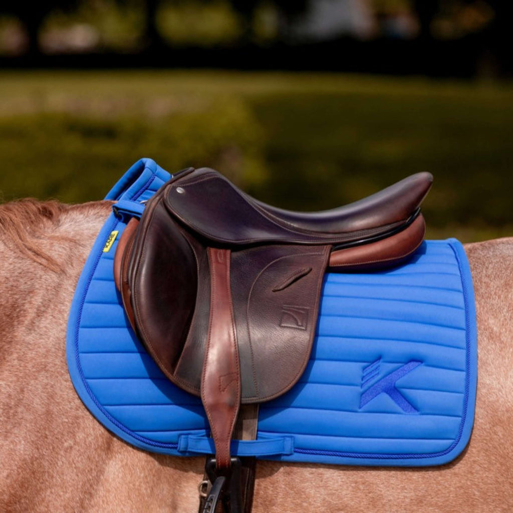 K by EQUITHÈME Tapis de Selle Triton de Saut Bleu Royal