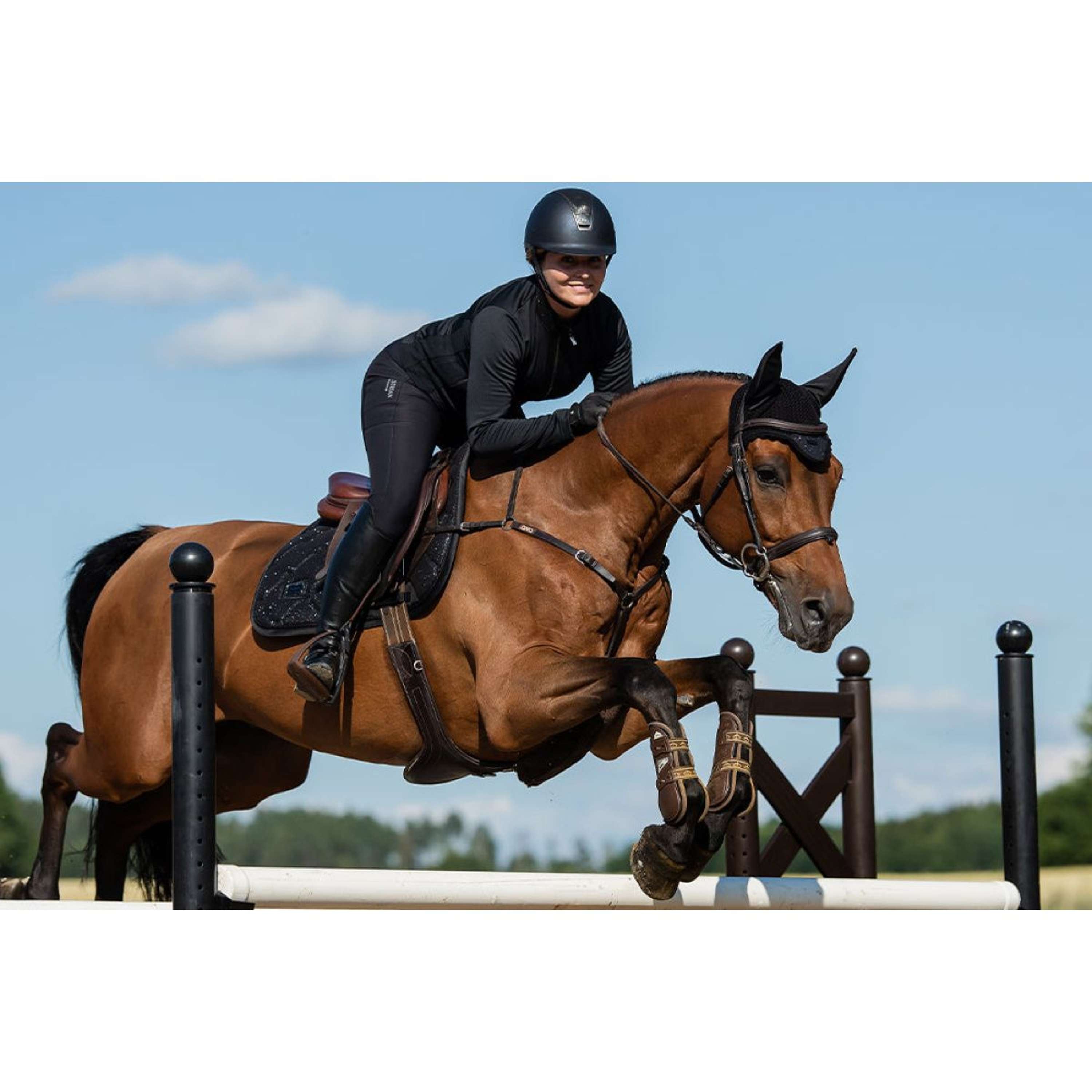 Equestrian Stockholm Tapis de Selle de Saut All Black Glimmer