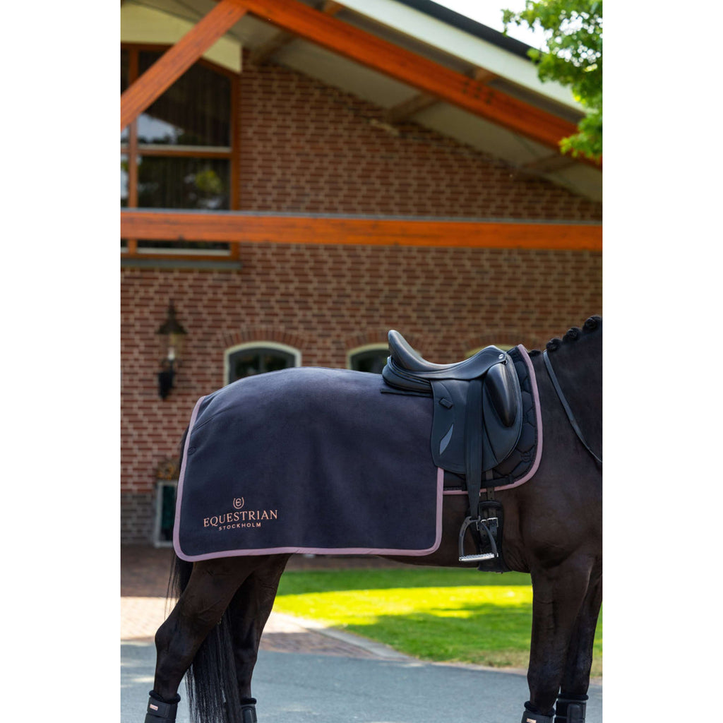Equestrian Stockholm Couvre-Reins Heavy Fleece Noir/Blush