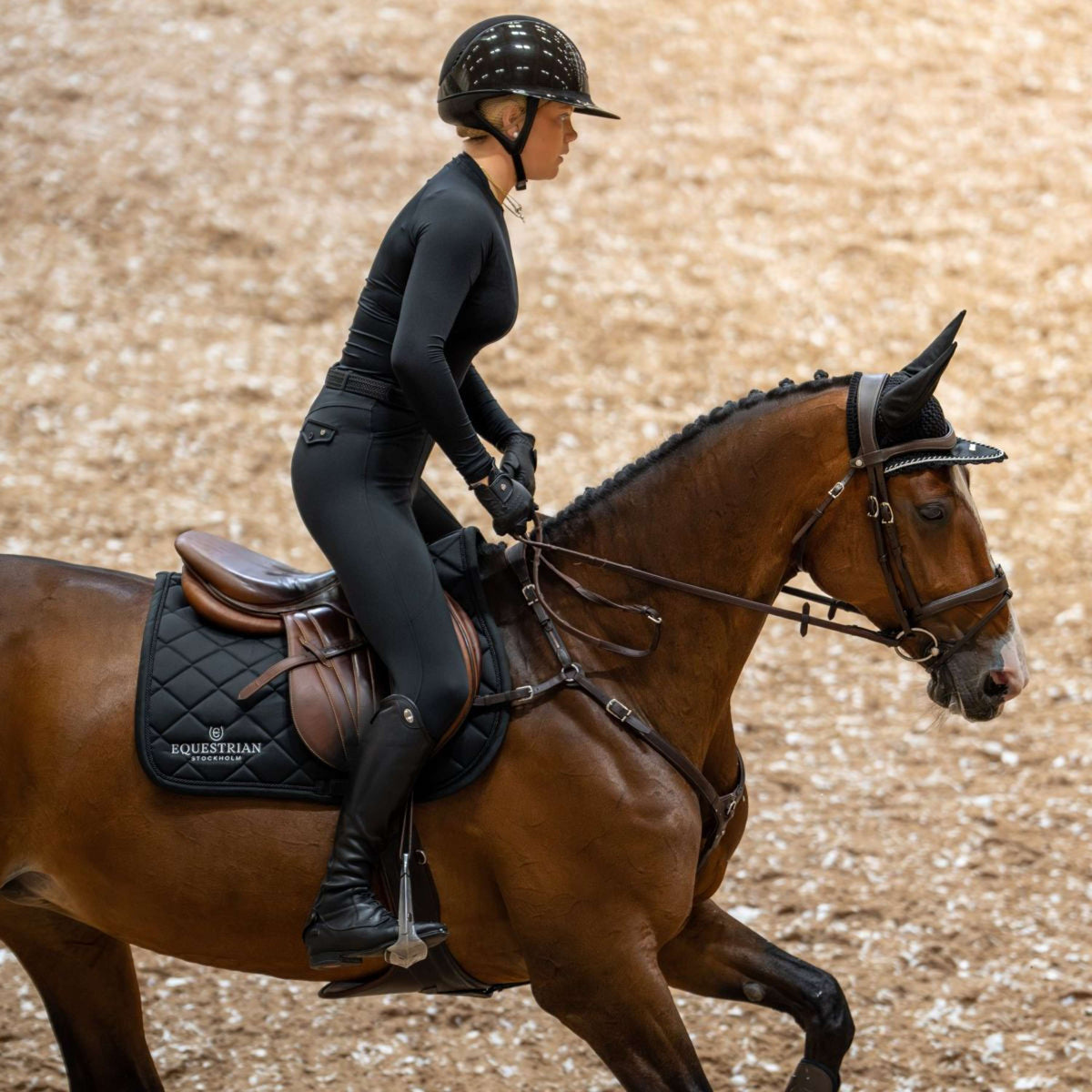 Equestrian Stockholm Tapis de Selle Line de Saut Noir