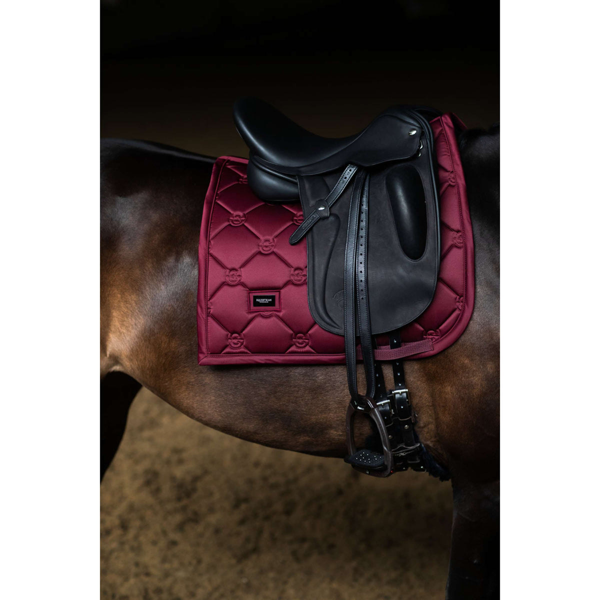 Equestrian Stockholm Tapis de Selle Satin Dressage Merlot