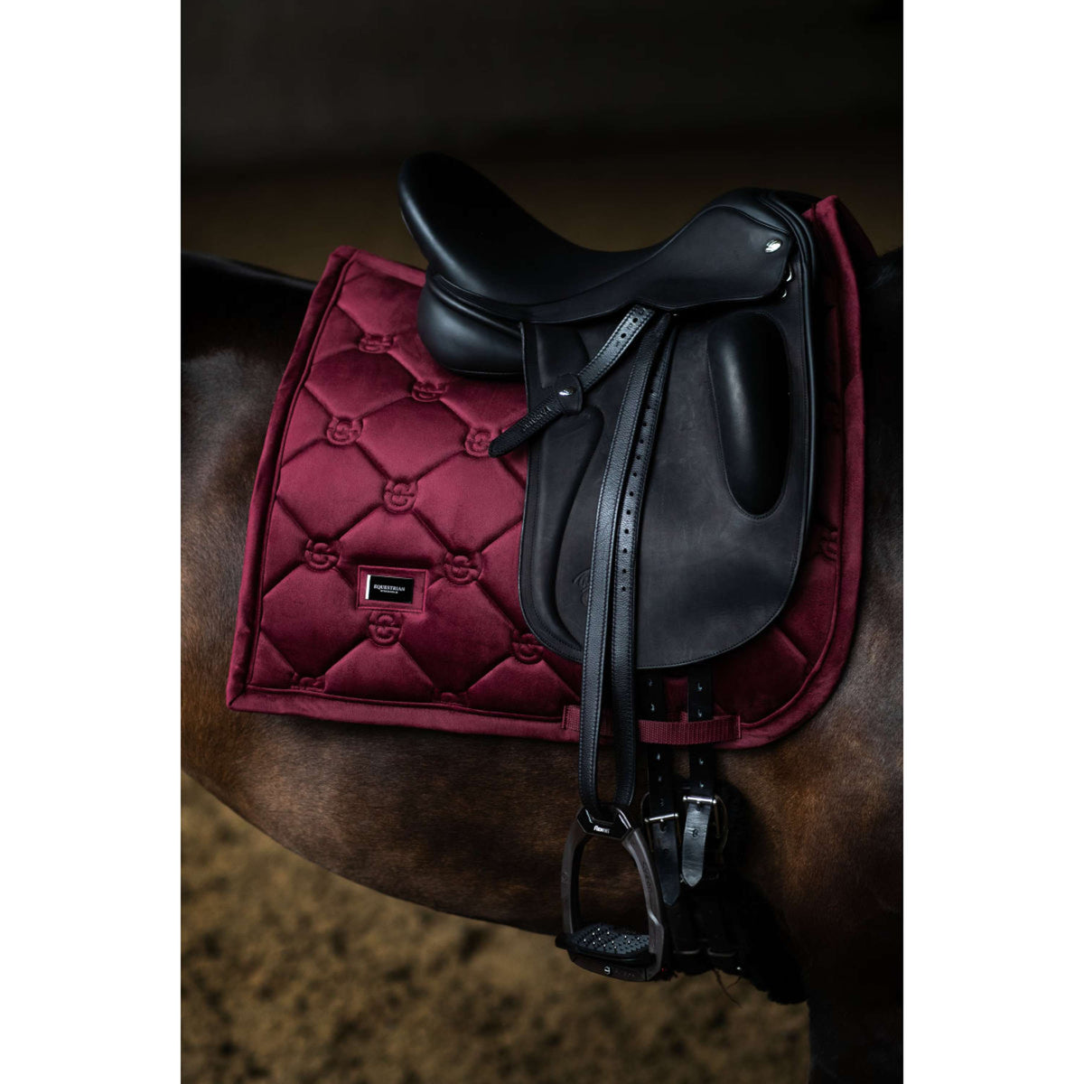Equestrian Stockholm Tapis de Selle Velvet Dressage Merlot