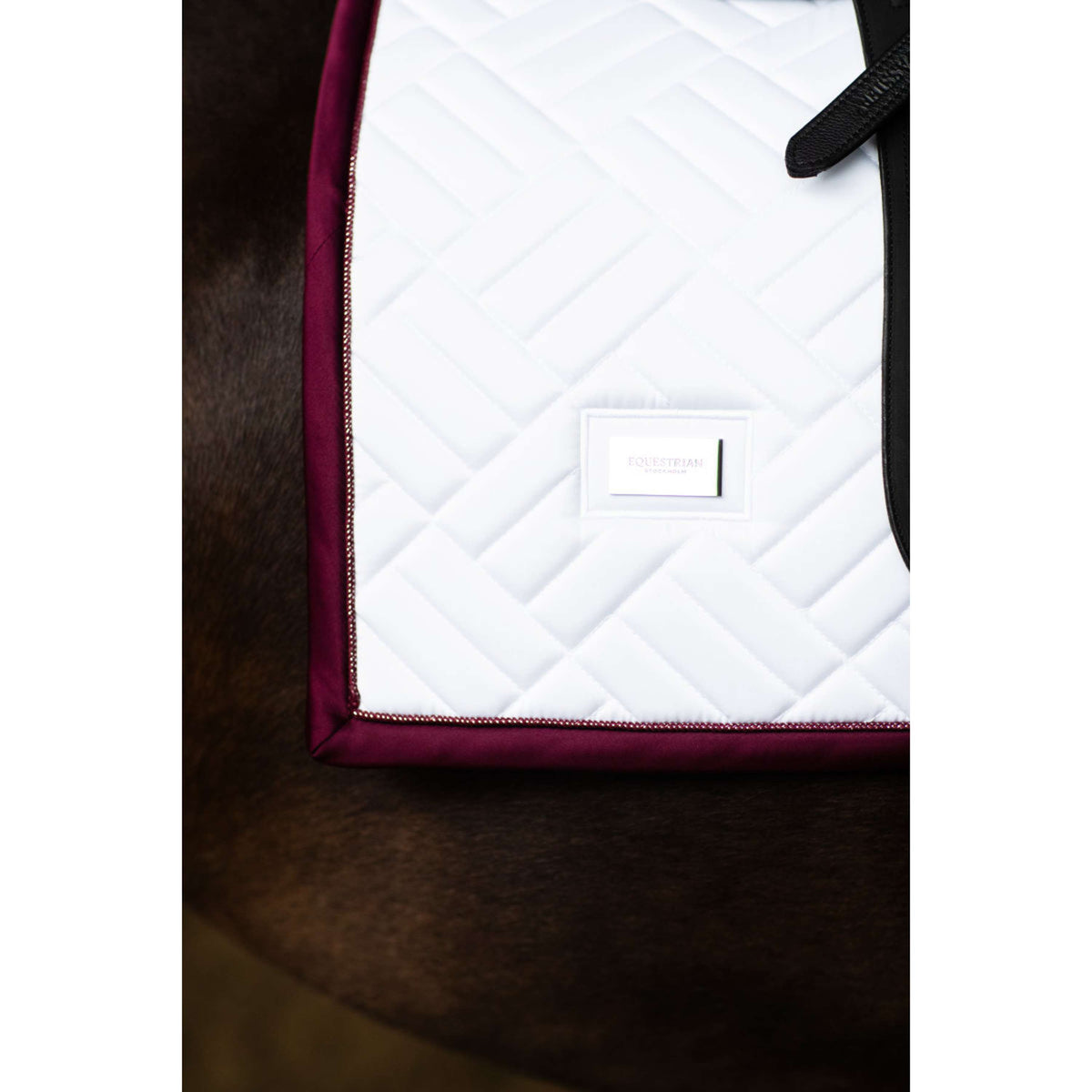 Equestrian Stockholm Tapis de Selle Modern Dressage Blanc/Merlot