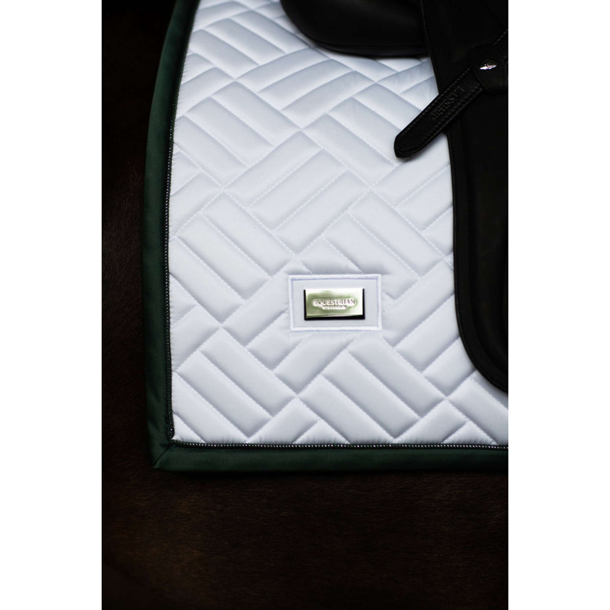 Equestrian Stockholm Tapis de Selle Modern Dressage Blanc/Sycamore Green