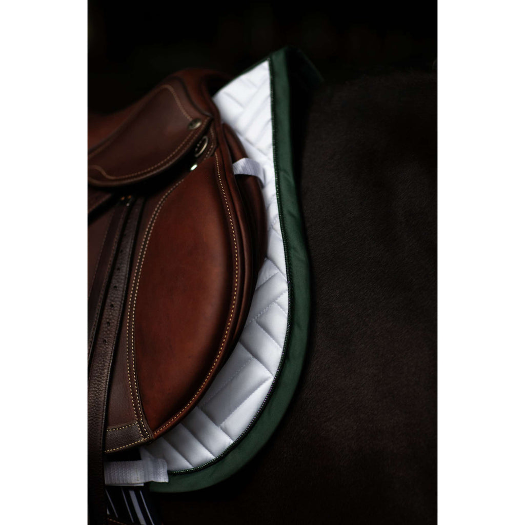 Equestrian Stockholm Tapis de Selle Modern de Saut Blanc/Sycamore Green