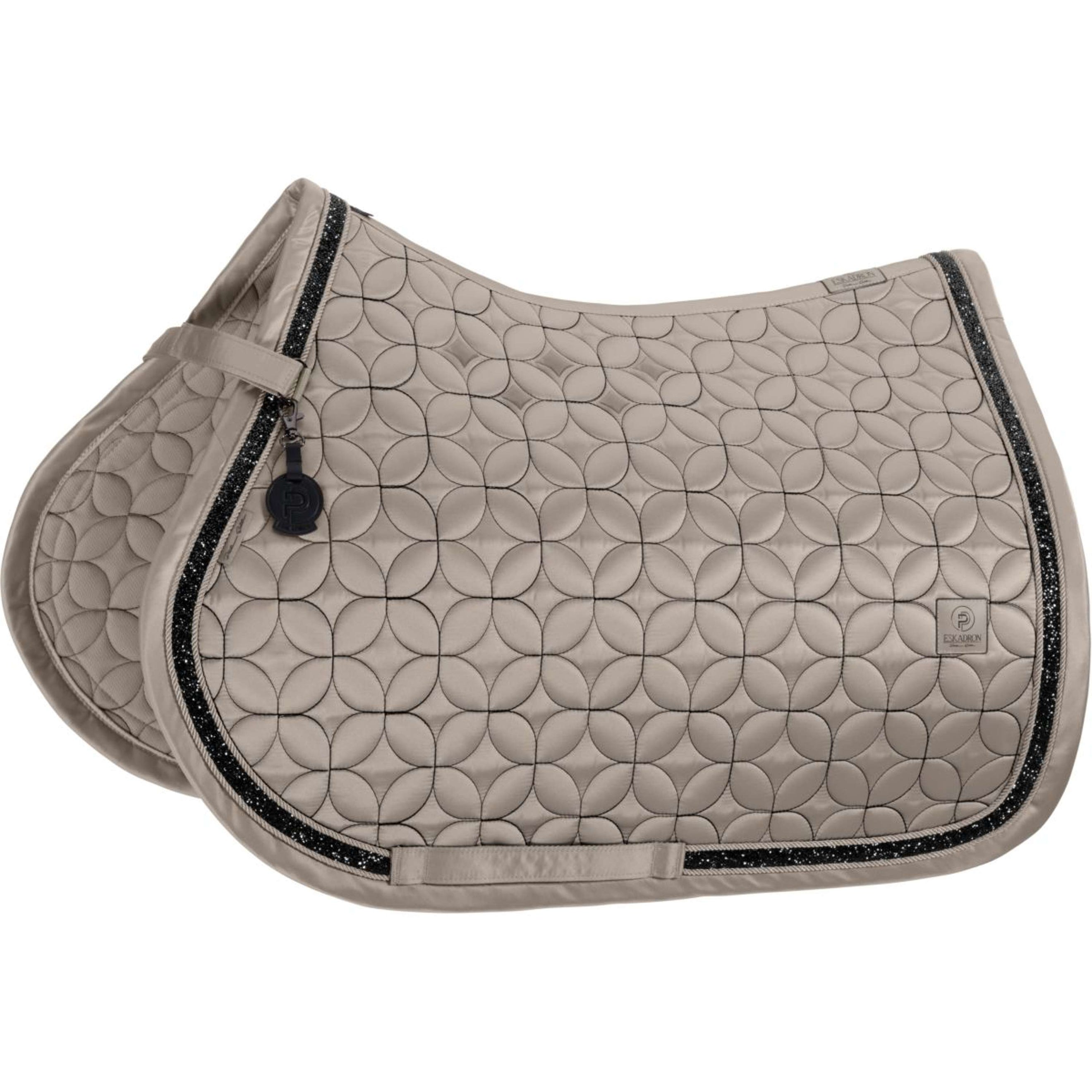 Eskadron Tapis de Selle Platinum '26 Mattgloss Jewel Polyvalent Pale Grey Eskadron Tapis de Selle Platinum '26 Mattgloss Jewel Polyvalent Pale Grey