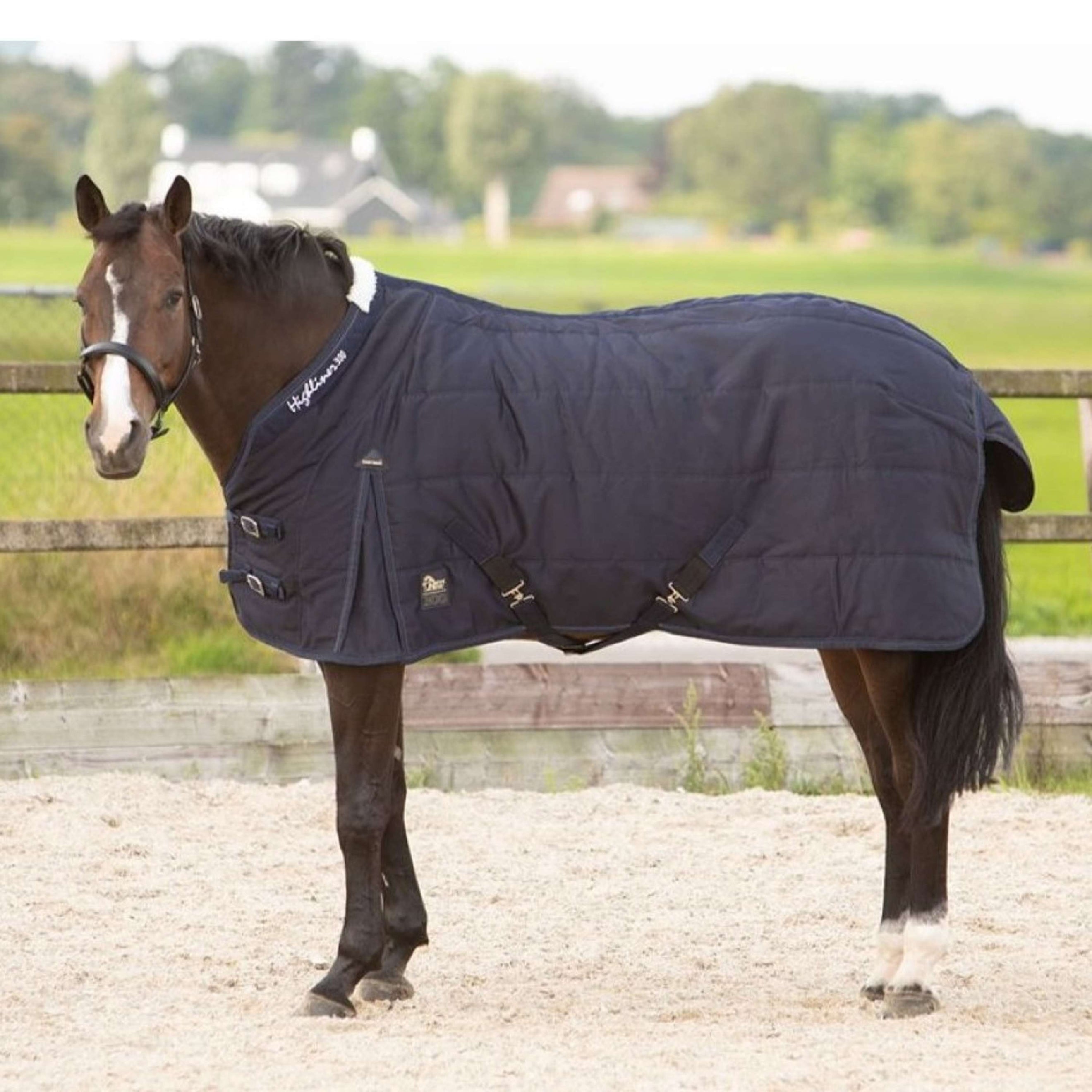 Harry's Horse Couverture d'Écurie Highliner 300g Marin Harry's Horse Couverture d'Écurie Highliner 300g Marin