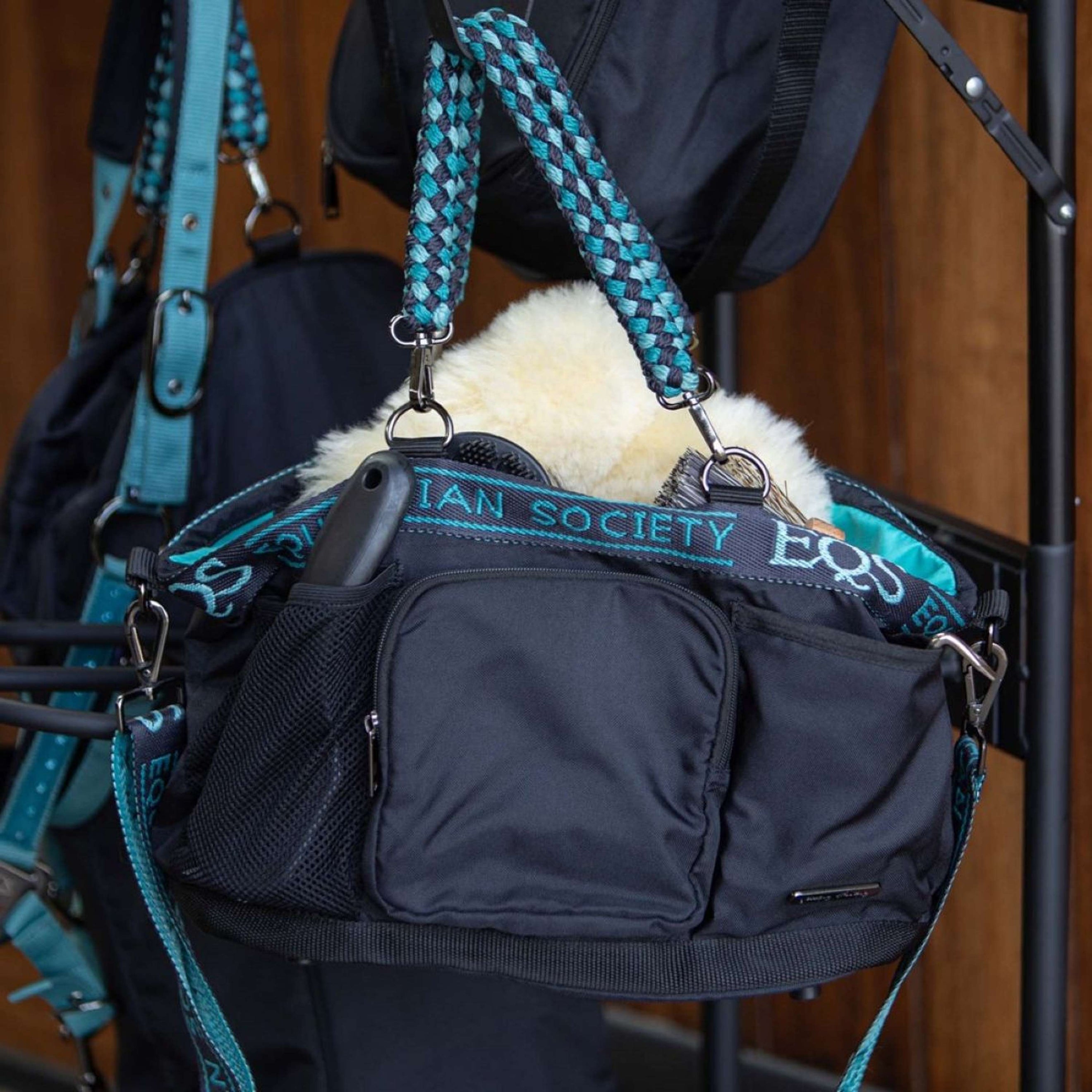 Harry's Horse Trousse de Pansage SU26 Black Sand Harry's Horse Trousse de Pansage SU26 Black Sand