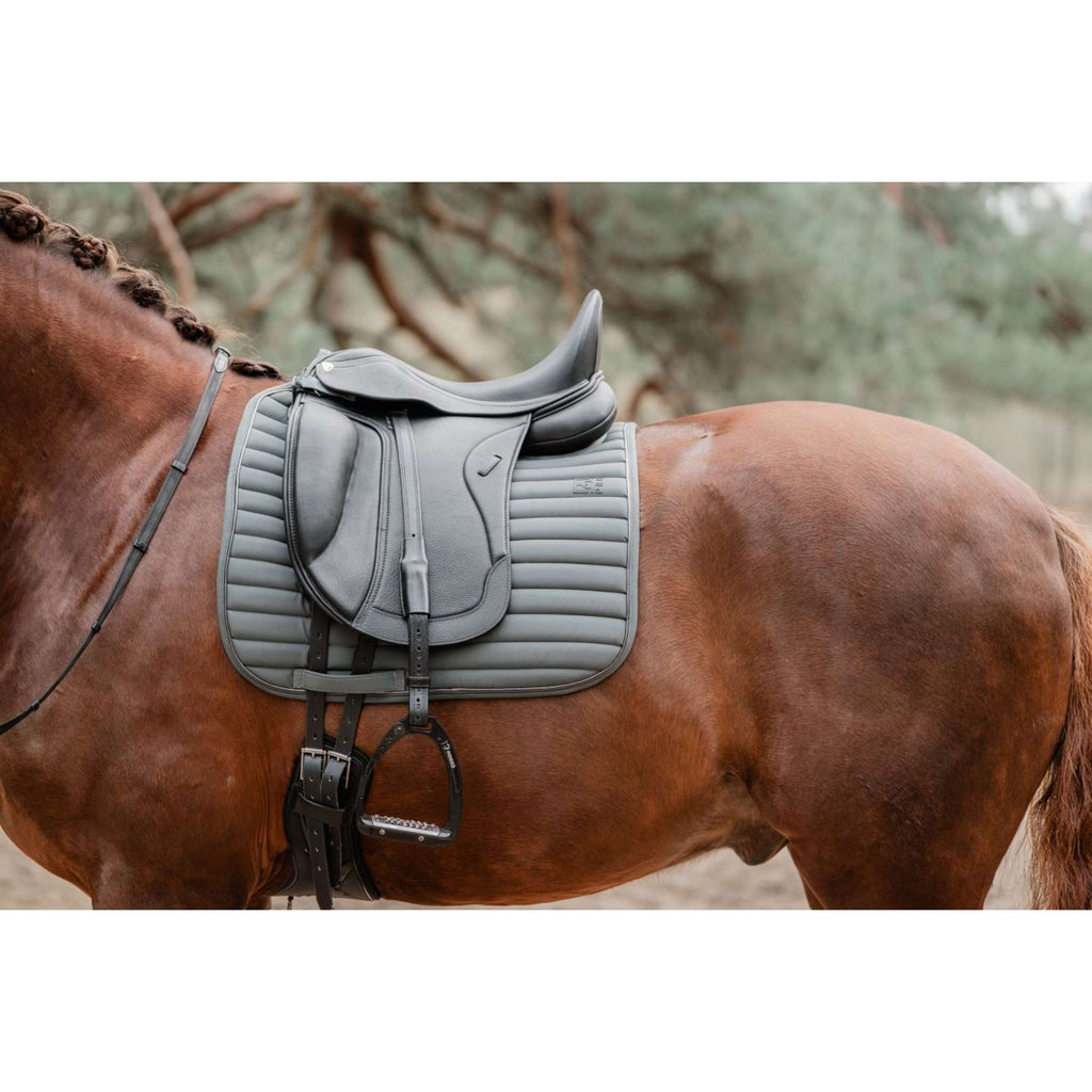 EQPRO Tapis de Selle Softshell Dressage Shadow Steel