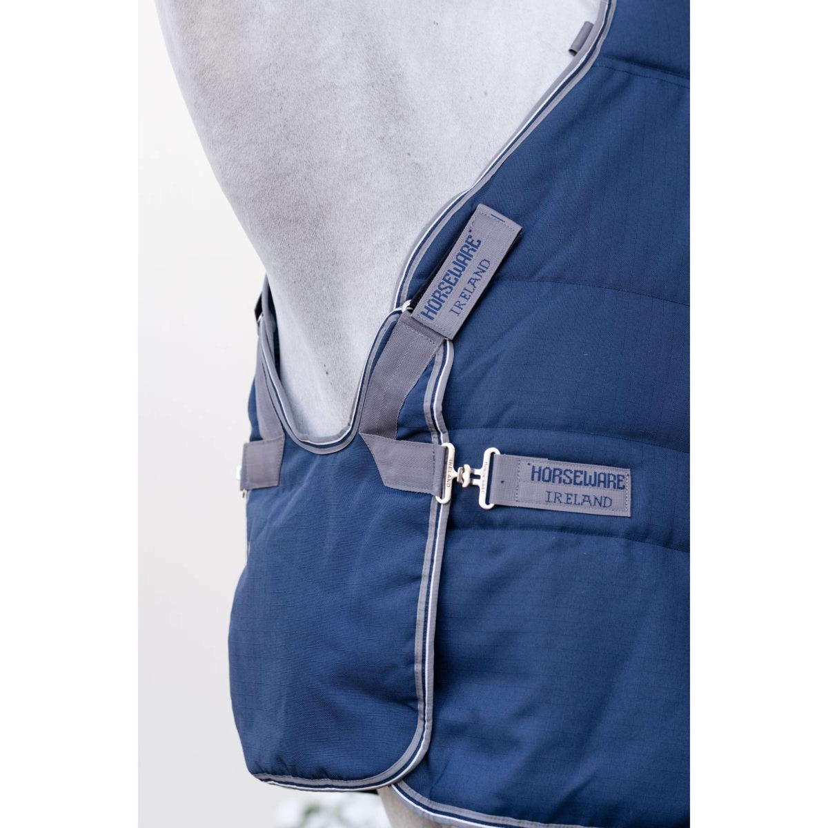 Rambo Optimo Couverture d'Écurie Plus 400g Navy/Thunderstorm Grey/Silver