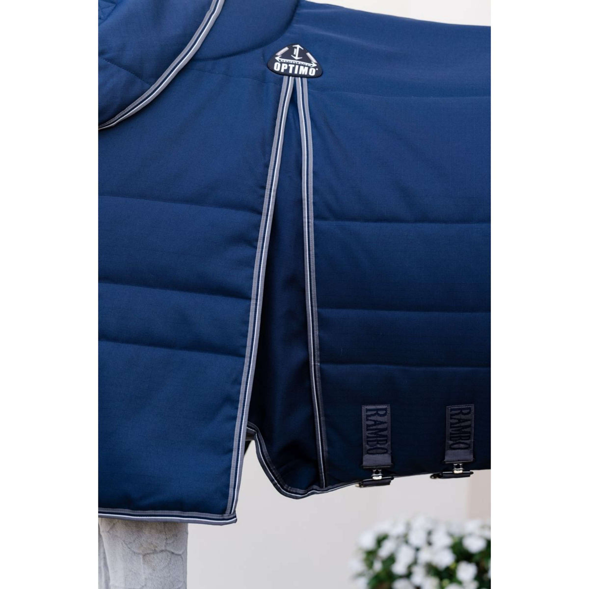 Rambo Optimo Couverture d'Écurie Plus 400g Navy/Thunderstorm Grey/Silver