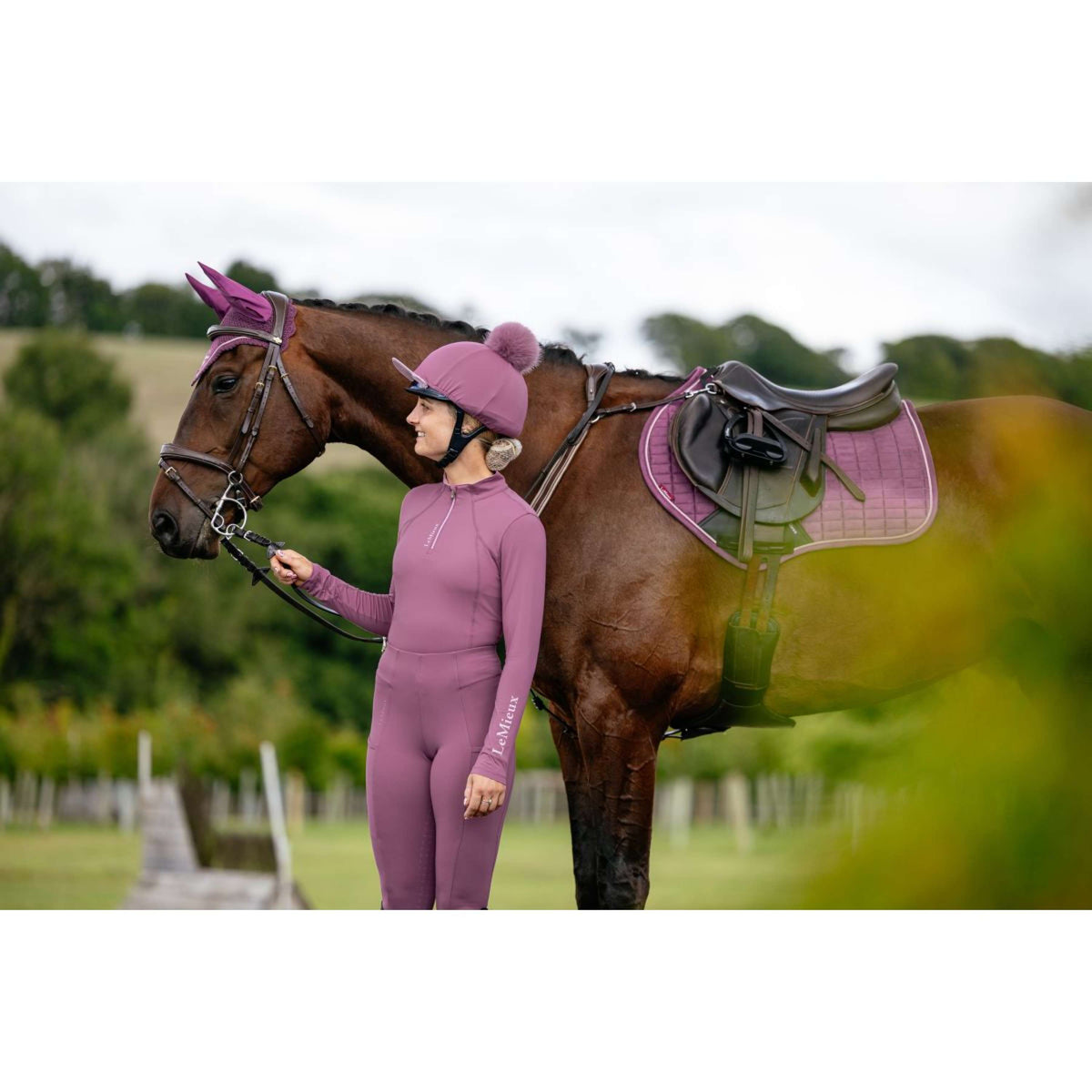 LeMieux Tapis de Selle Suede Close Contact Square de Saut Mallow