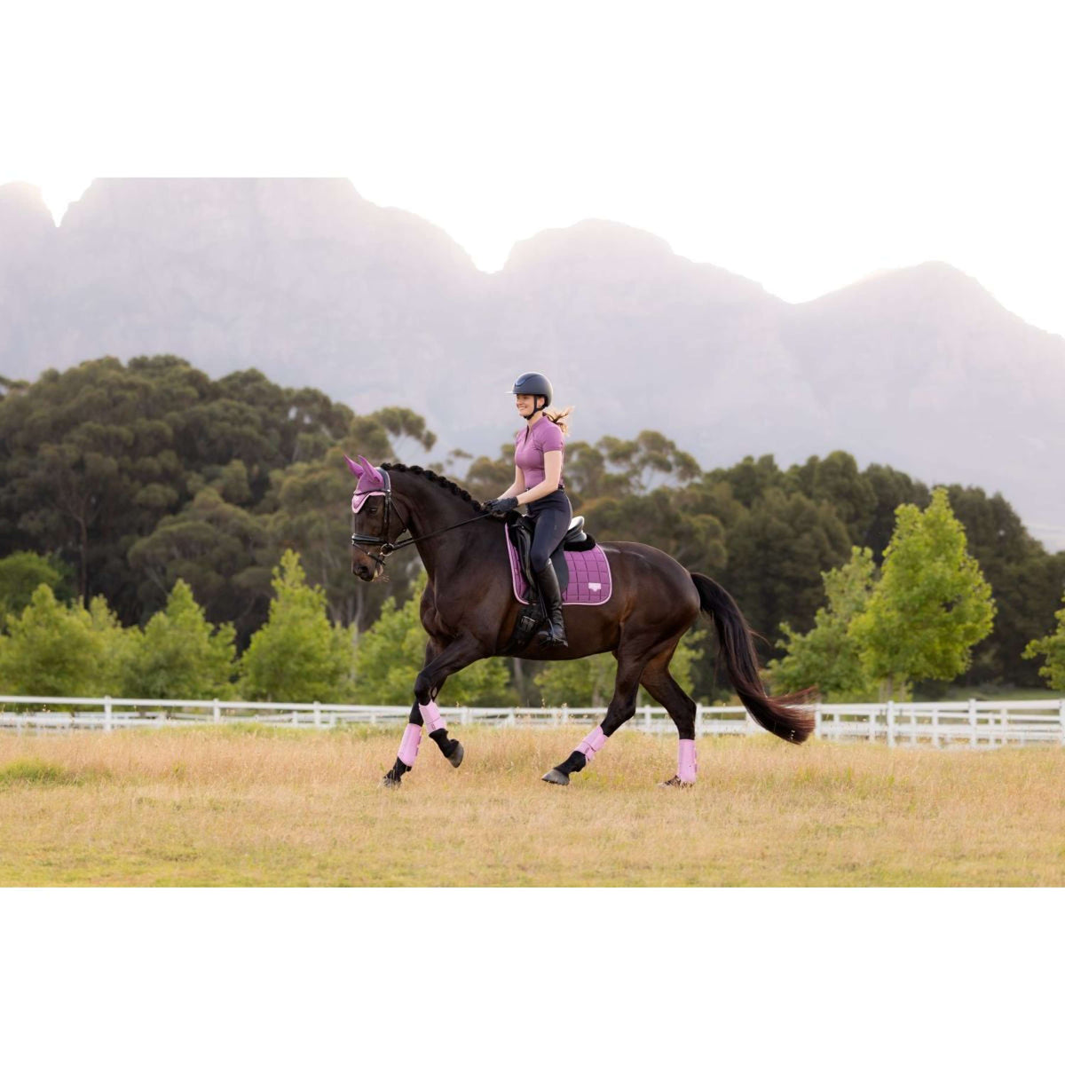 LeMieux Tapis de Selle Loire Classic Square Dressage Mallow
