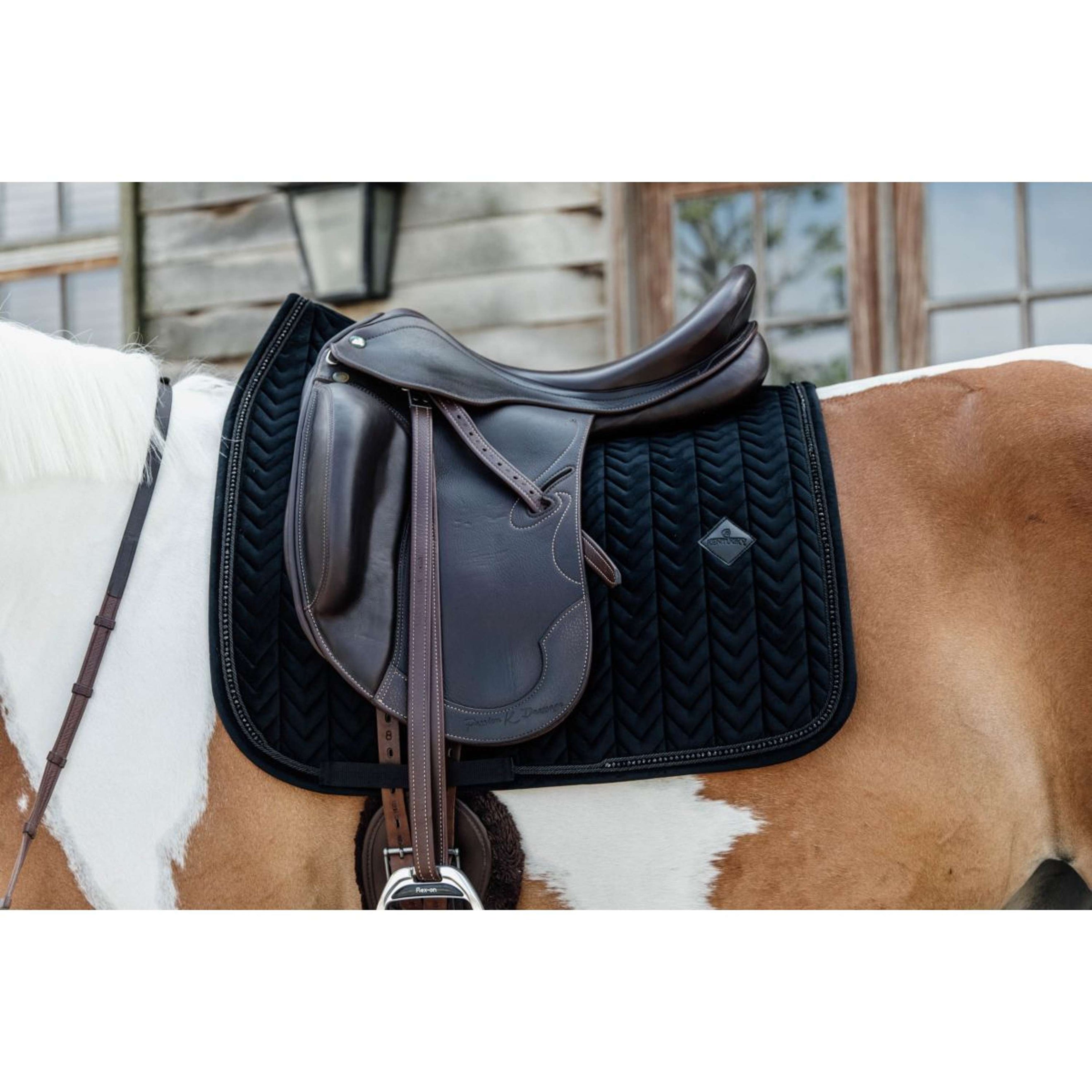 Kentucky Tapis de Selle velours Pearls Dressage Noir