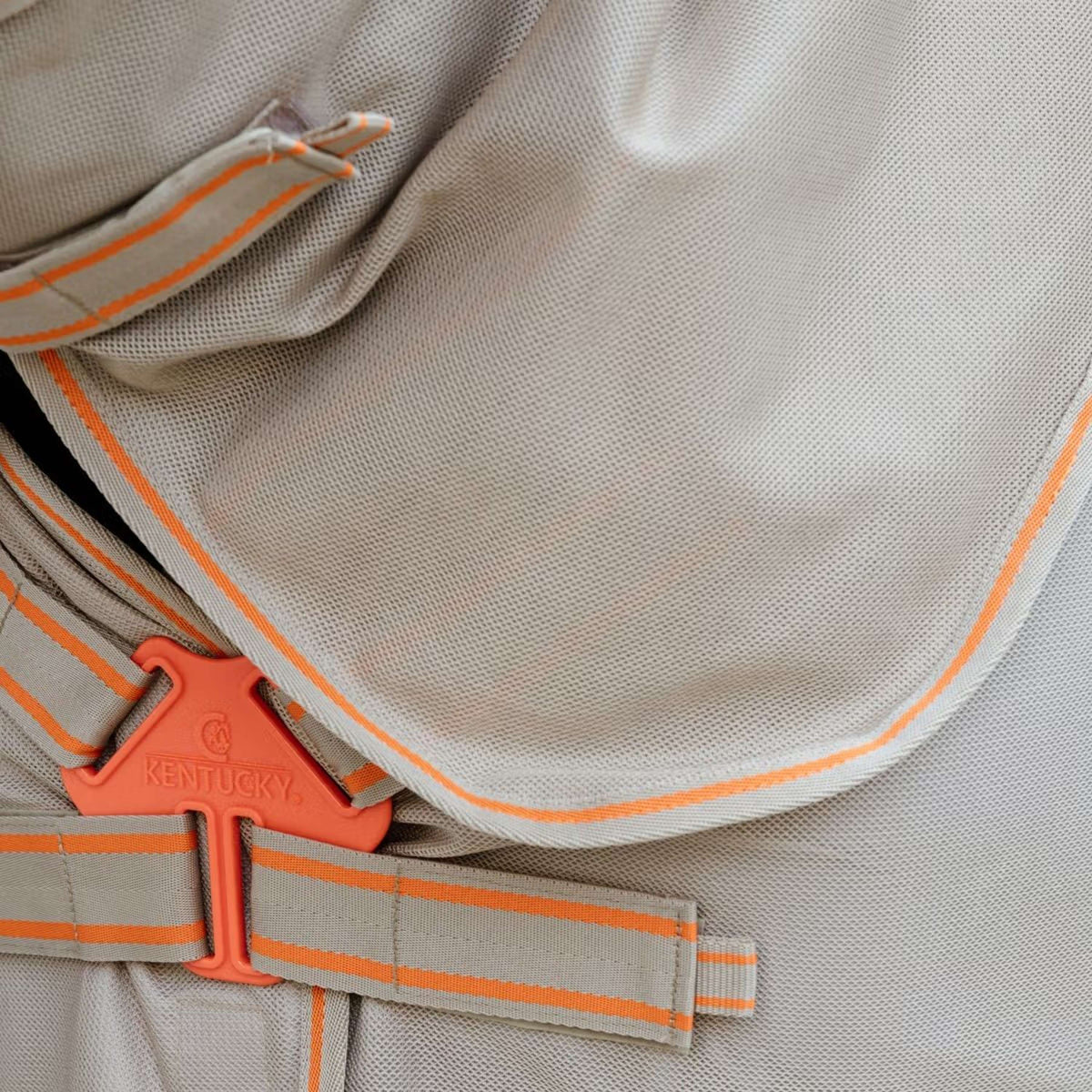 Kentucky Horsewear Couverture Anti-Mouches Comfort Mesh Beige/Orange
