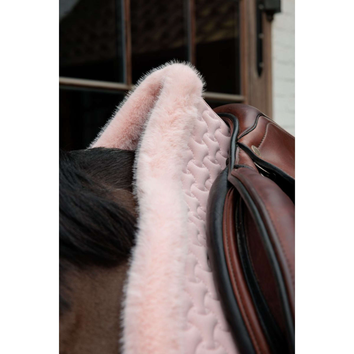 Kentucky Horsewear Tapis de Selle Fake Fur Onion Quilt de Saut Rose Vieux