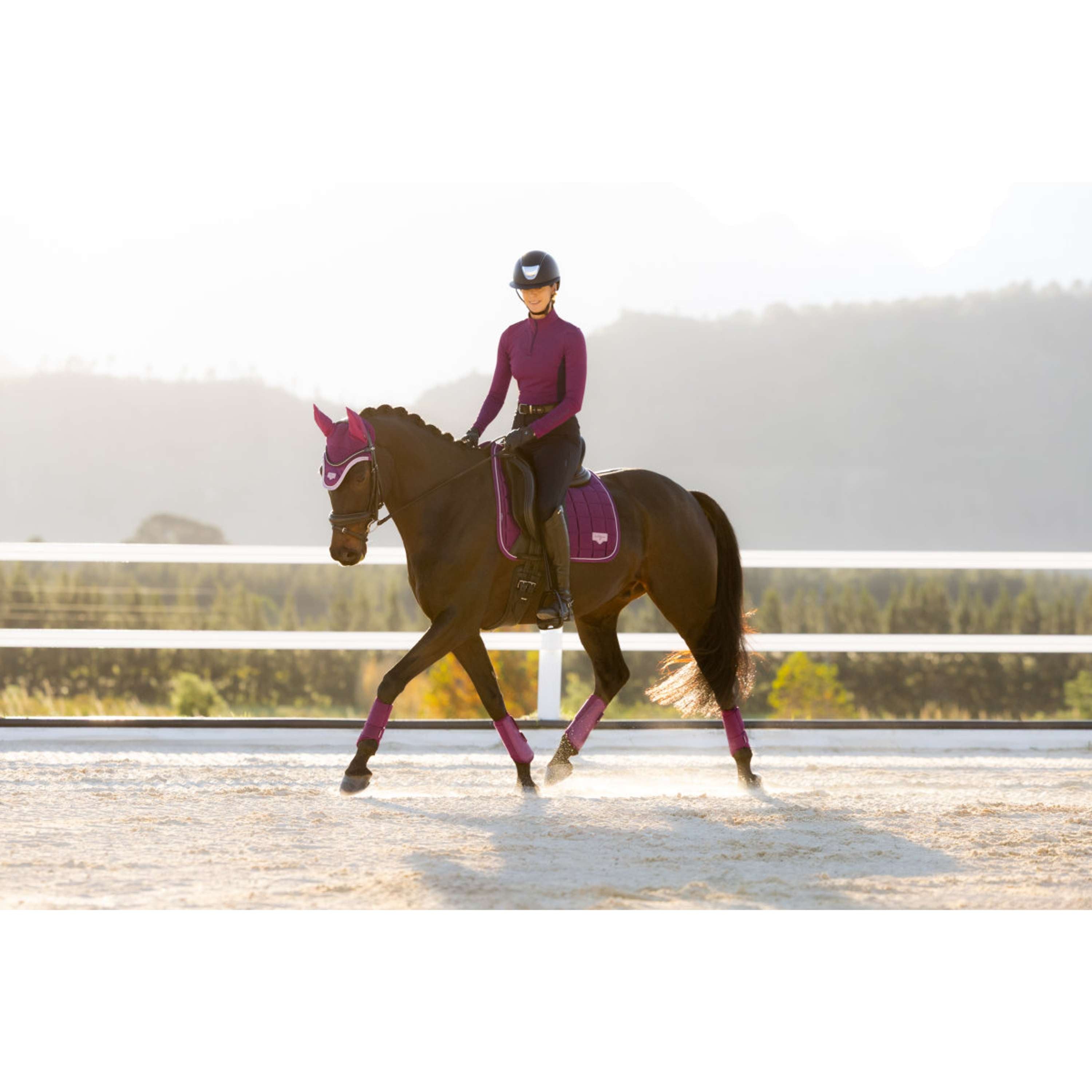 LeMieux Tapis de Selle Loire Classic Square Dressage Blackberry