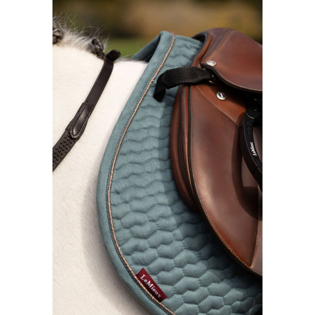 LeMieux Tapis de Selle Suede Square de Saut Aloe