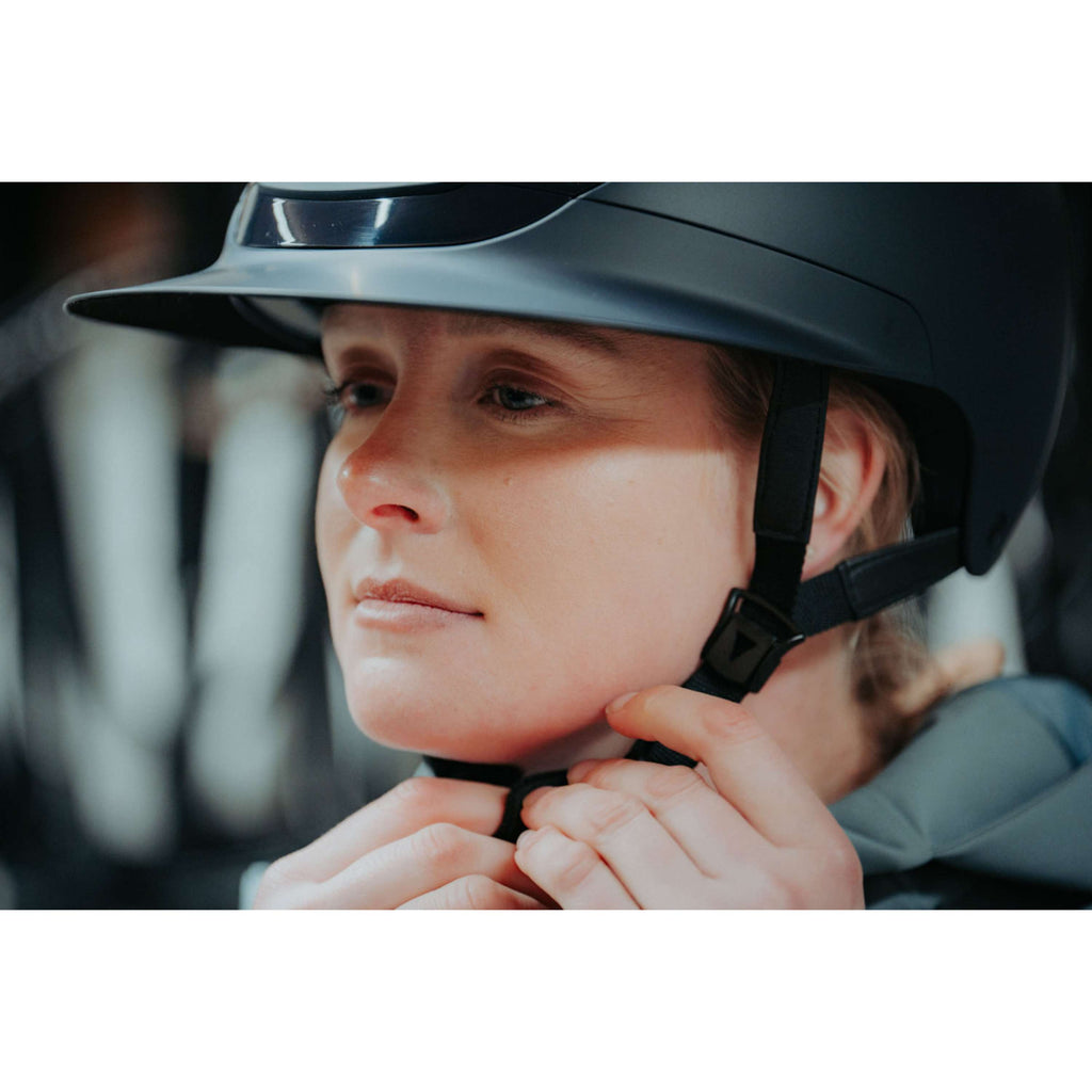Pikeur Bombe AirLuxe Pure Visière longue Midnight Blue