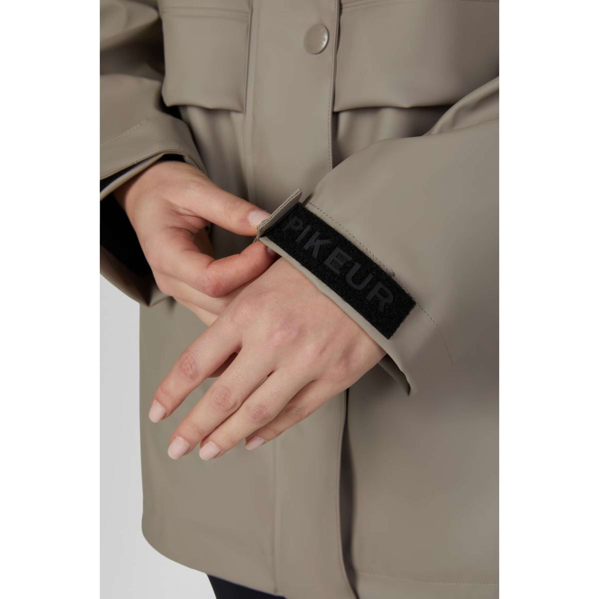 Pikeur Imperméable Cape Athleisure AW26 Mocha Cream