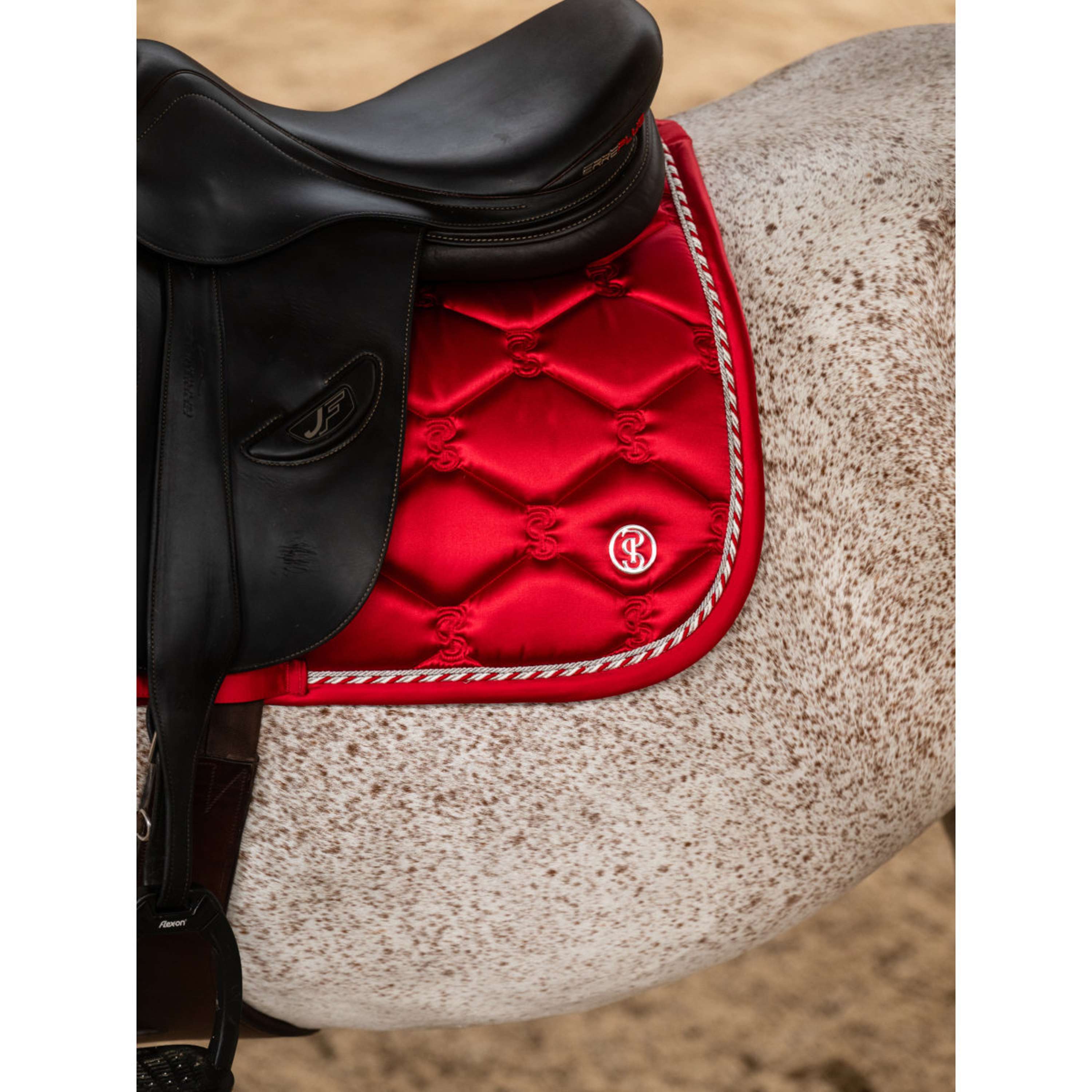 PS of Sweden Tapis de Selle Signature de Saut Cranberry Red