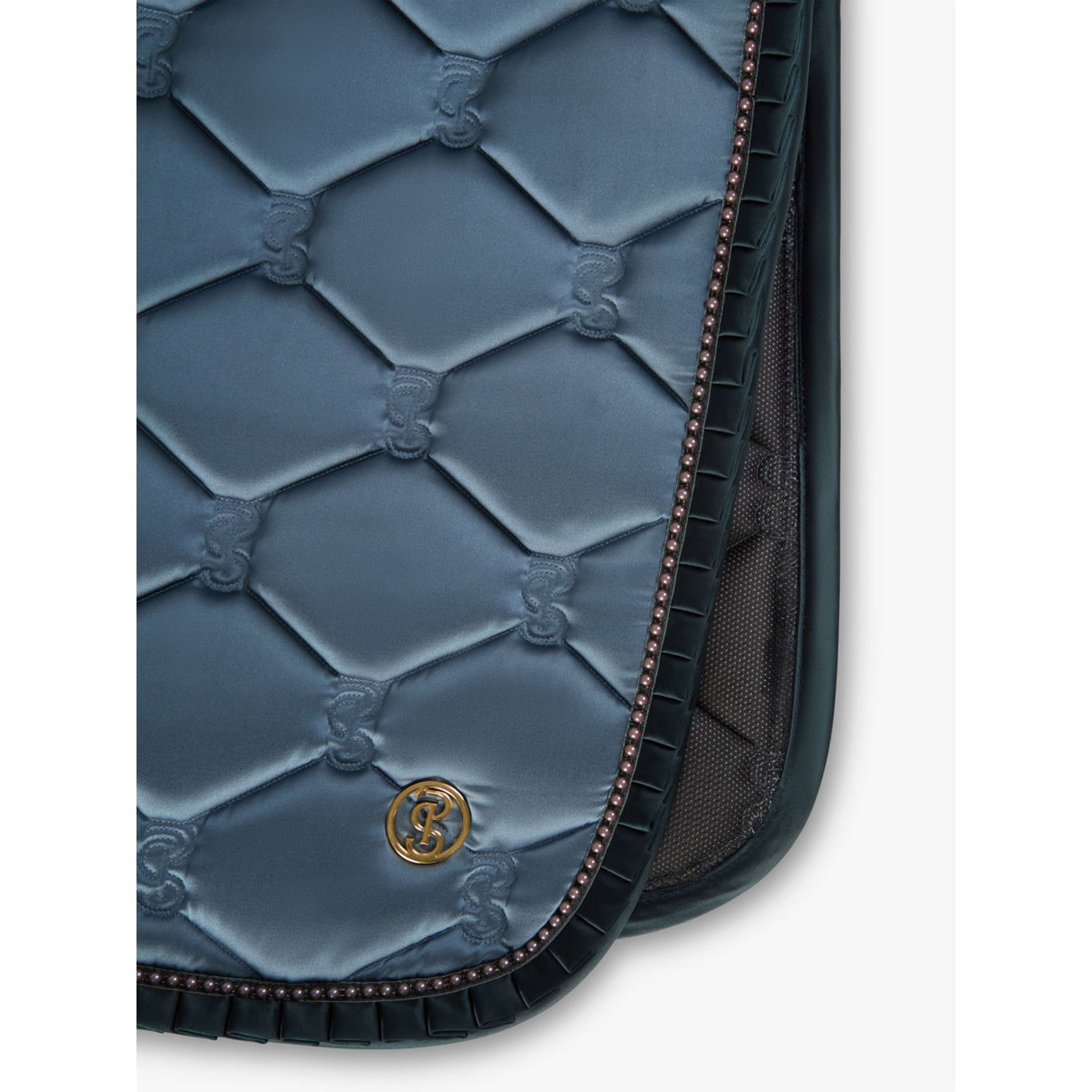 PS of Sweden Tapis de Selle Ruffle Pearl Dressage Shadow Blue