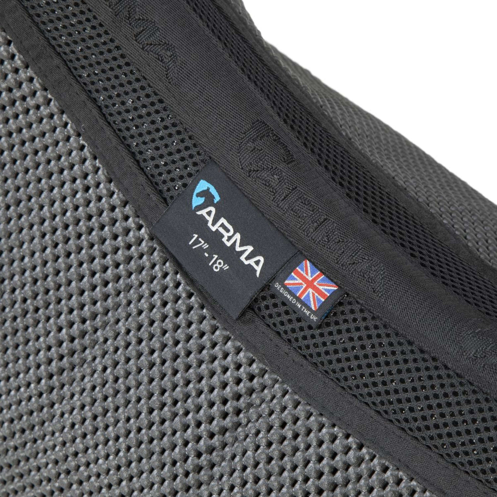 Arma by Shires Tapis de Selle Soft Grip de Saut Noir
