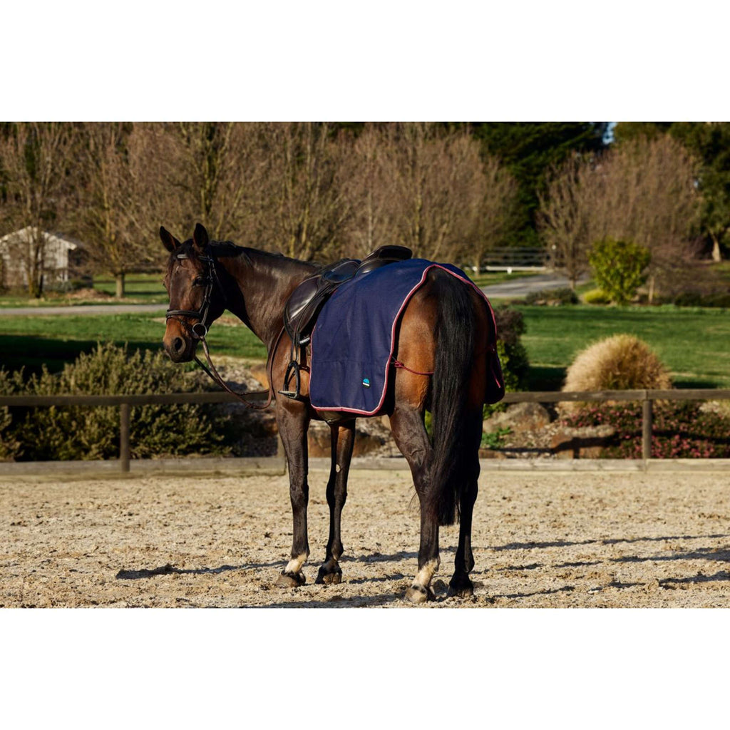 WeatherBeeta Couvre-reins Essential Fleece Lined Quarter Sheet Marine/Bordeaux