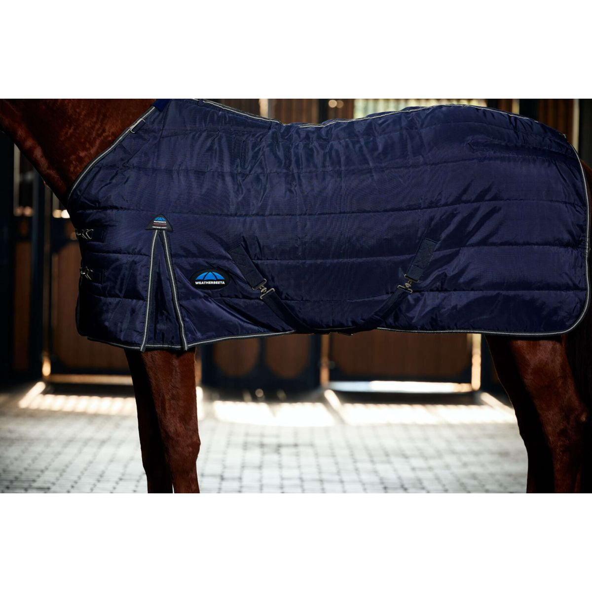 WeatherBeeta Couverture d'Écurie ComFiTec PP Channel Quilt Detach-A-Neck 220g Navy/Charcoal
