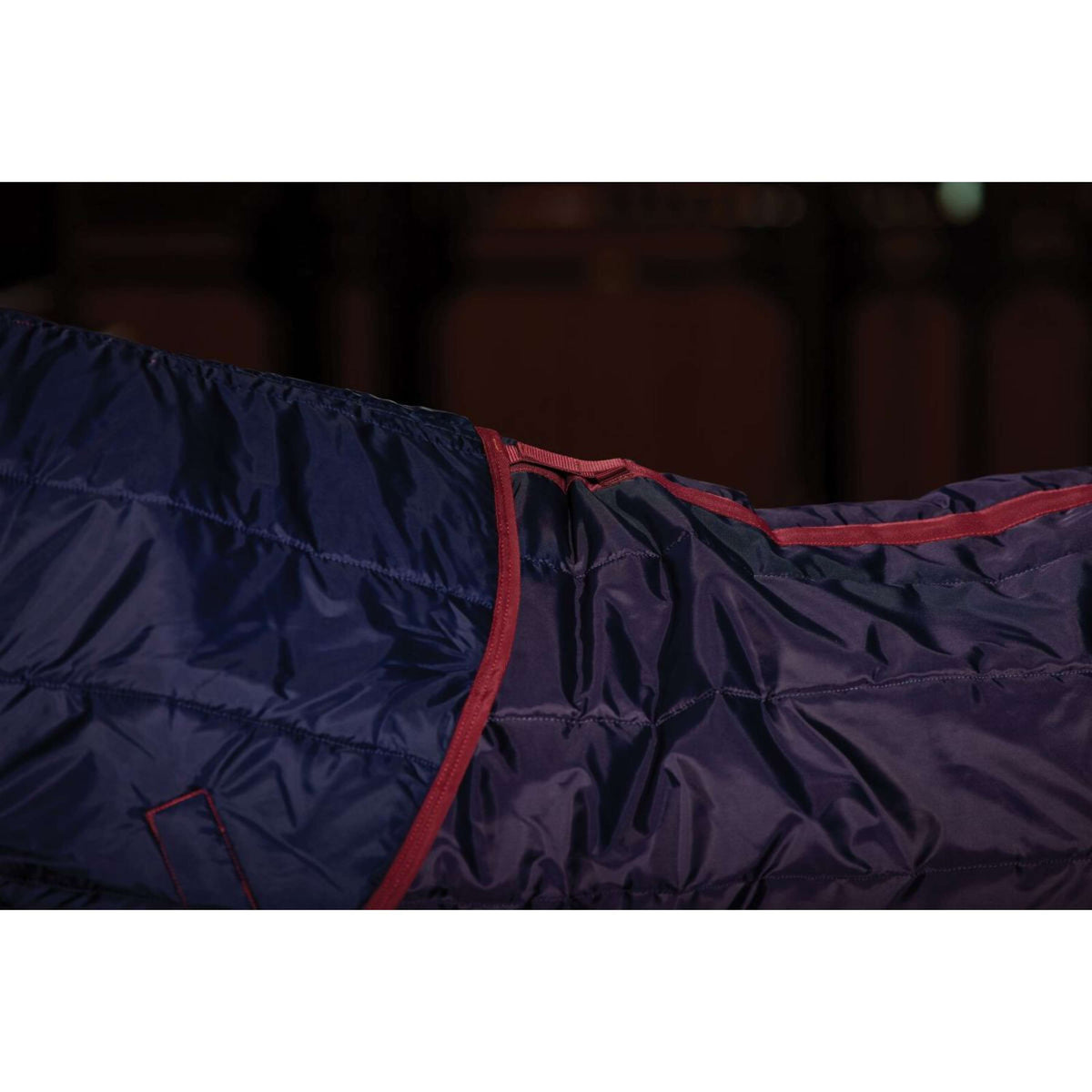 WeatherBeeta Couverture d'Écurie ComFiTec 210D Channel Quilt Combo Neck 100g Marine/Bordeaux