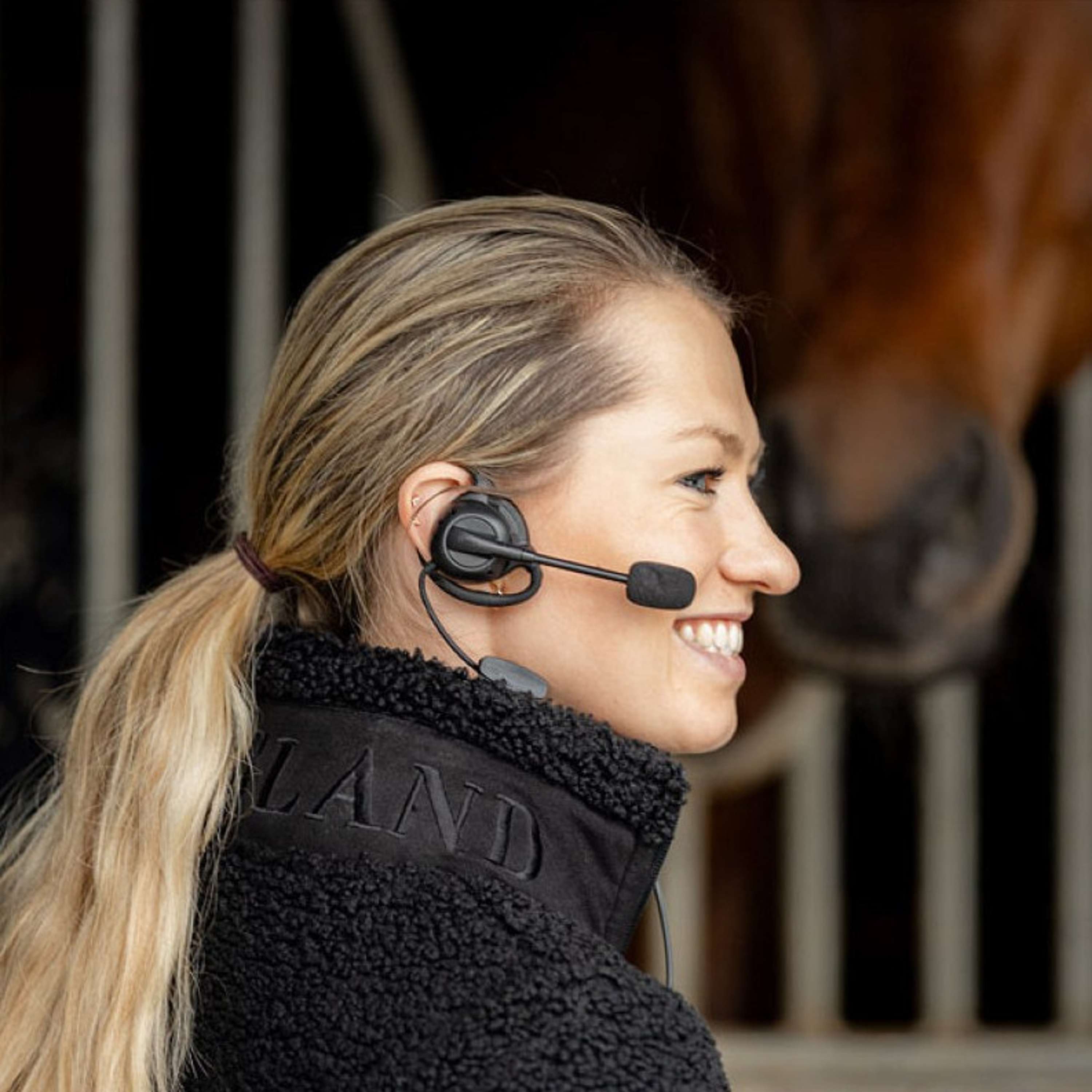 WHIS Headset Competition Noir